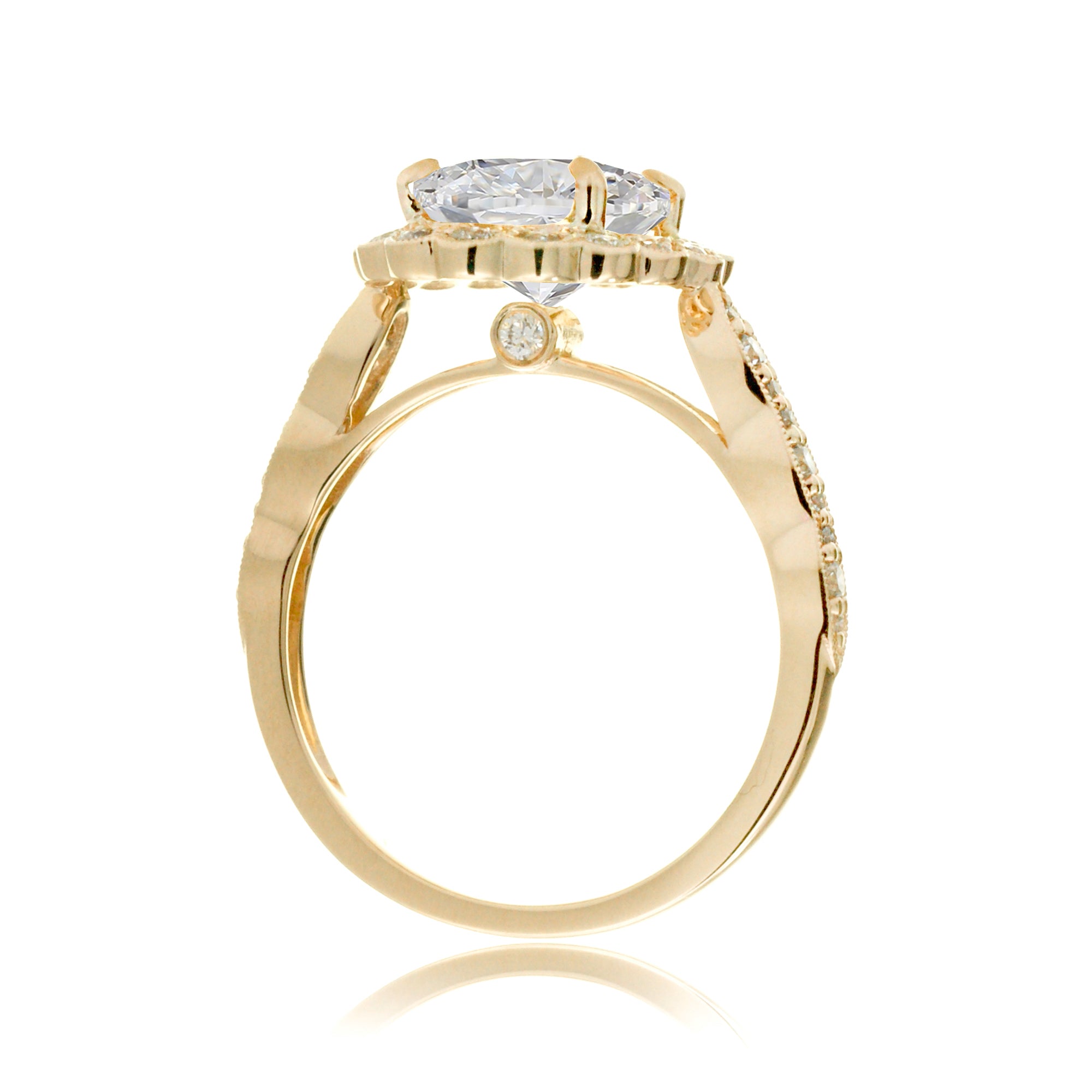 Scallop design oval diamond engagement ring with vintage accent in yellow gold