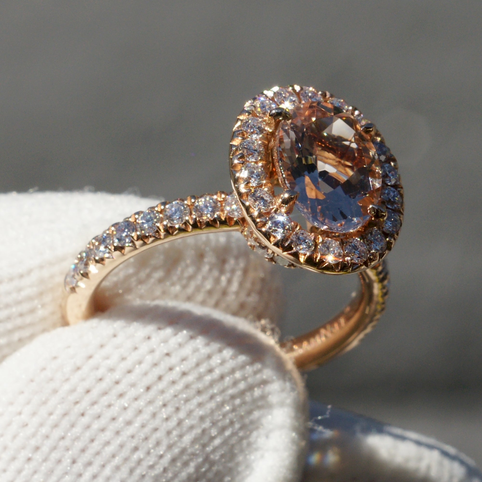 The Drenched Oval Morganite Ring 9x7mm 18k Rose Gold