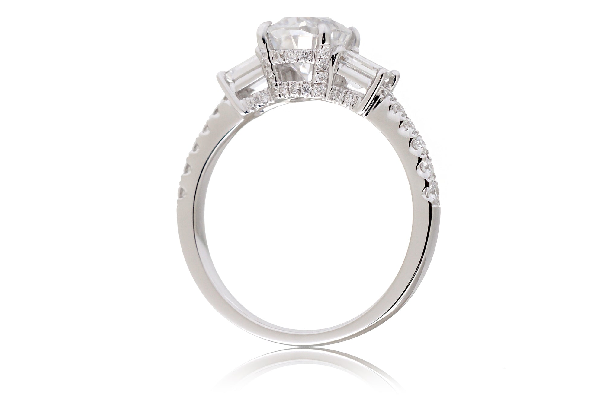 The Rey Oval Diamond Ring (Lab-Grown)