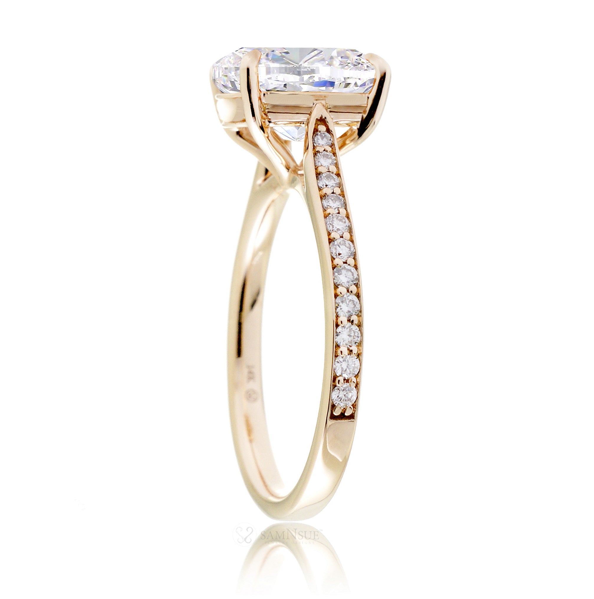 The Emily Oval Diamond Ring (Lab-Grown)