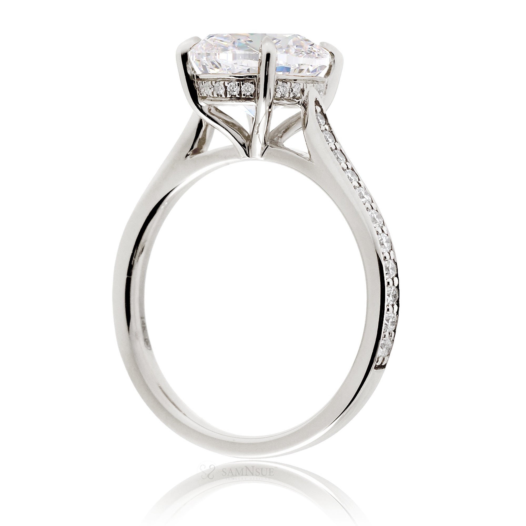 The Emily Oval Diamond Ring (Lab-Grown)