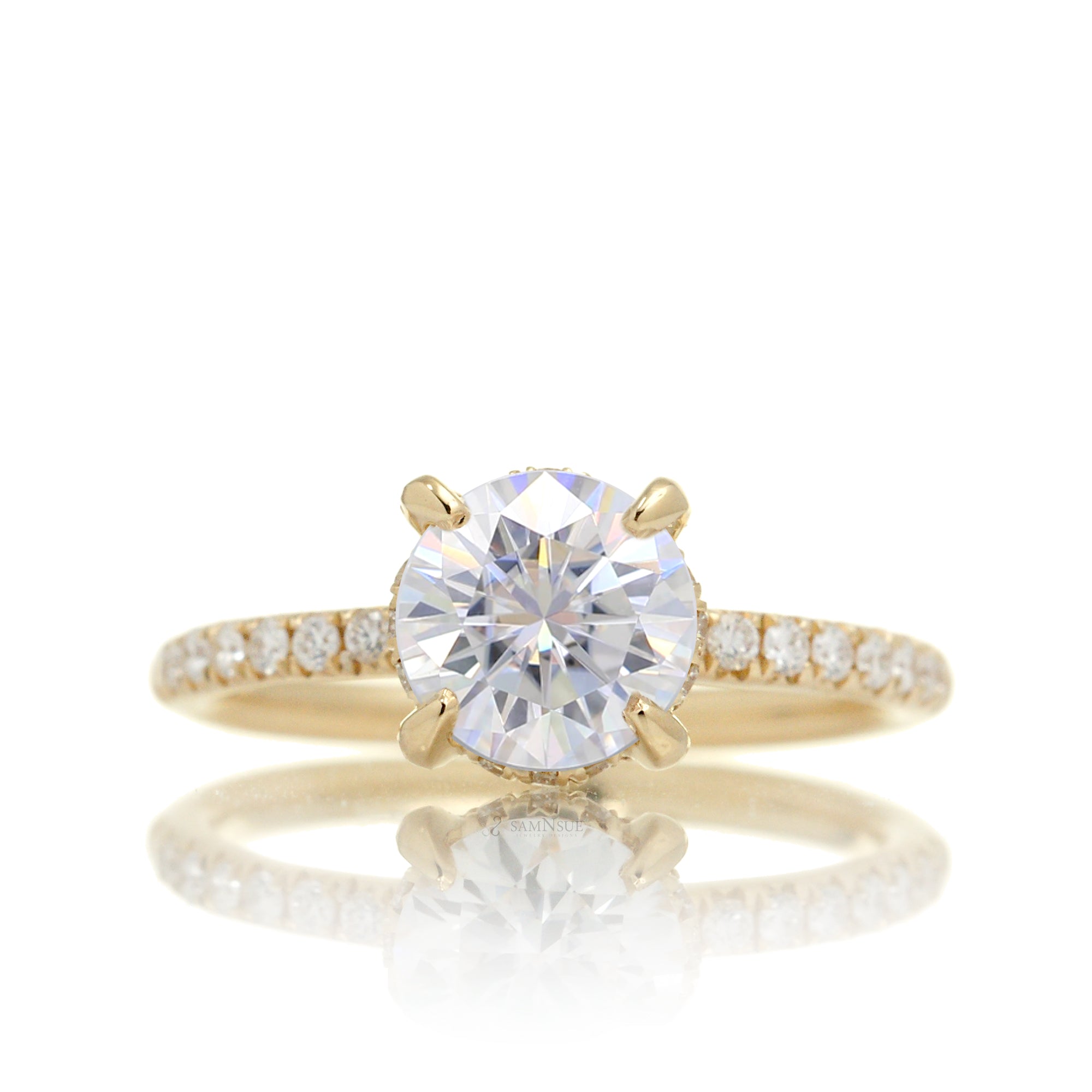 The Drenched Solitaire Round Moissanite