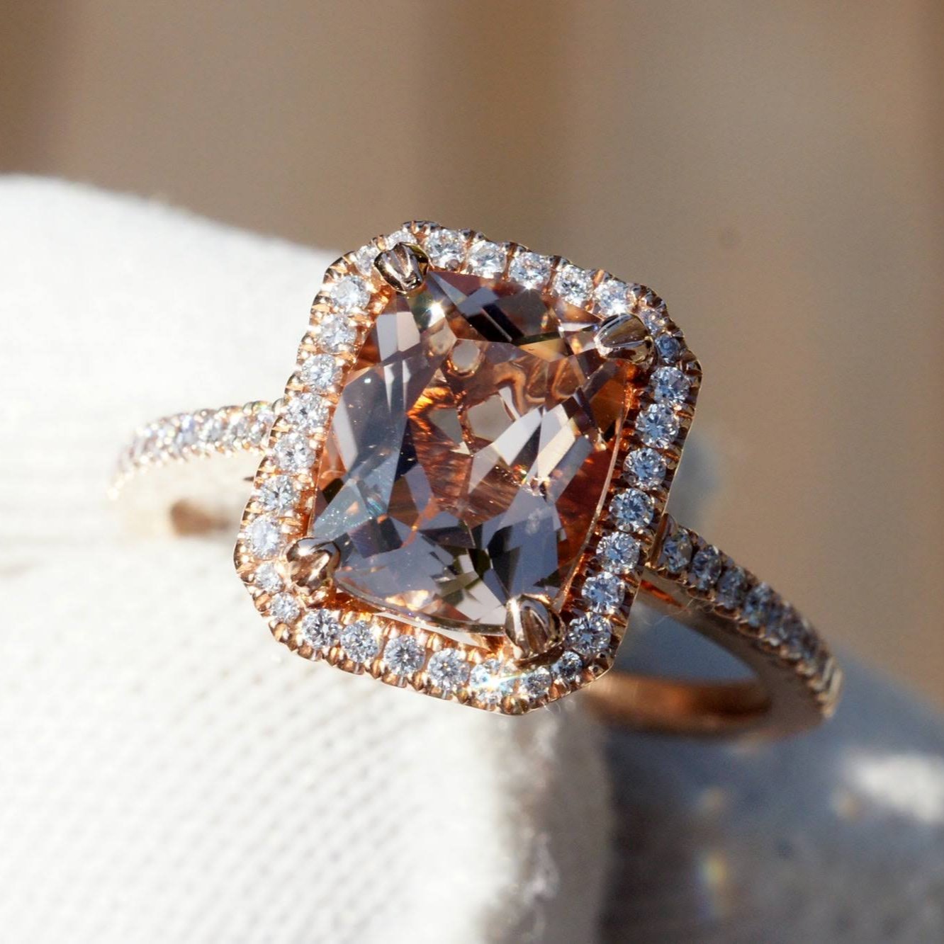 The Signature Cushion Morganite 9x7mm 14k rose Gold