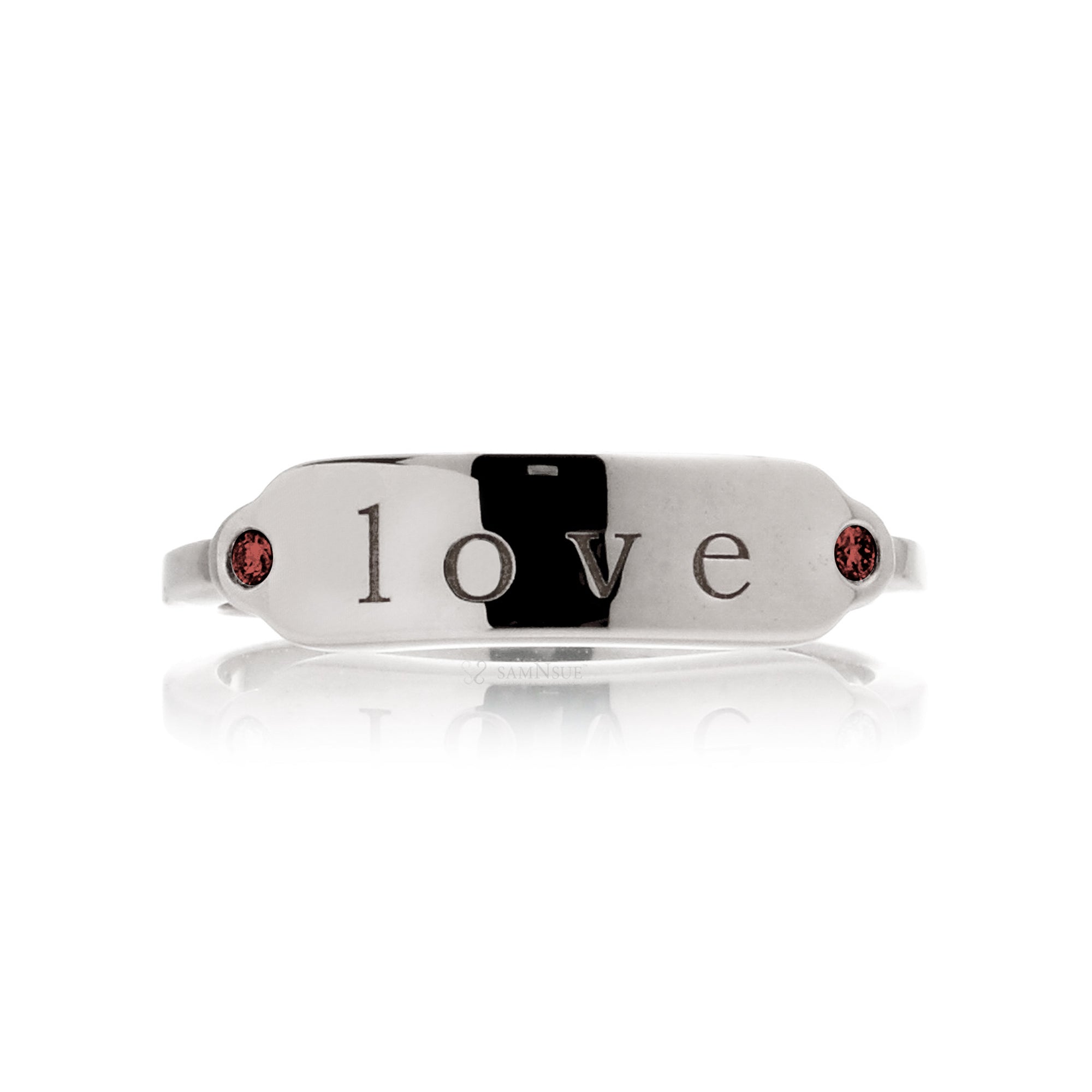 Signet engravable ring with garnet on white gold