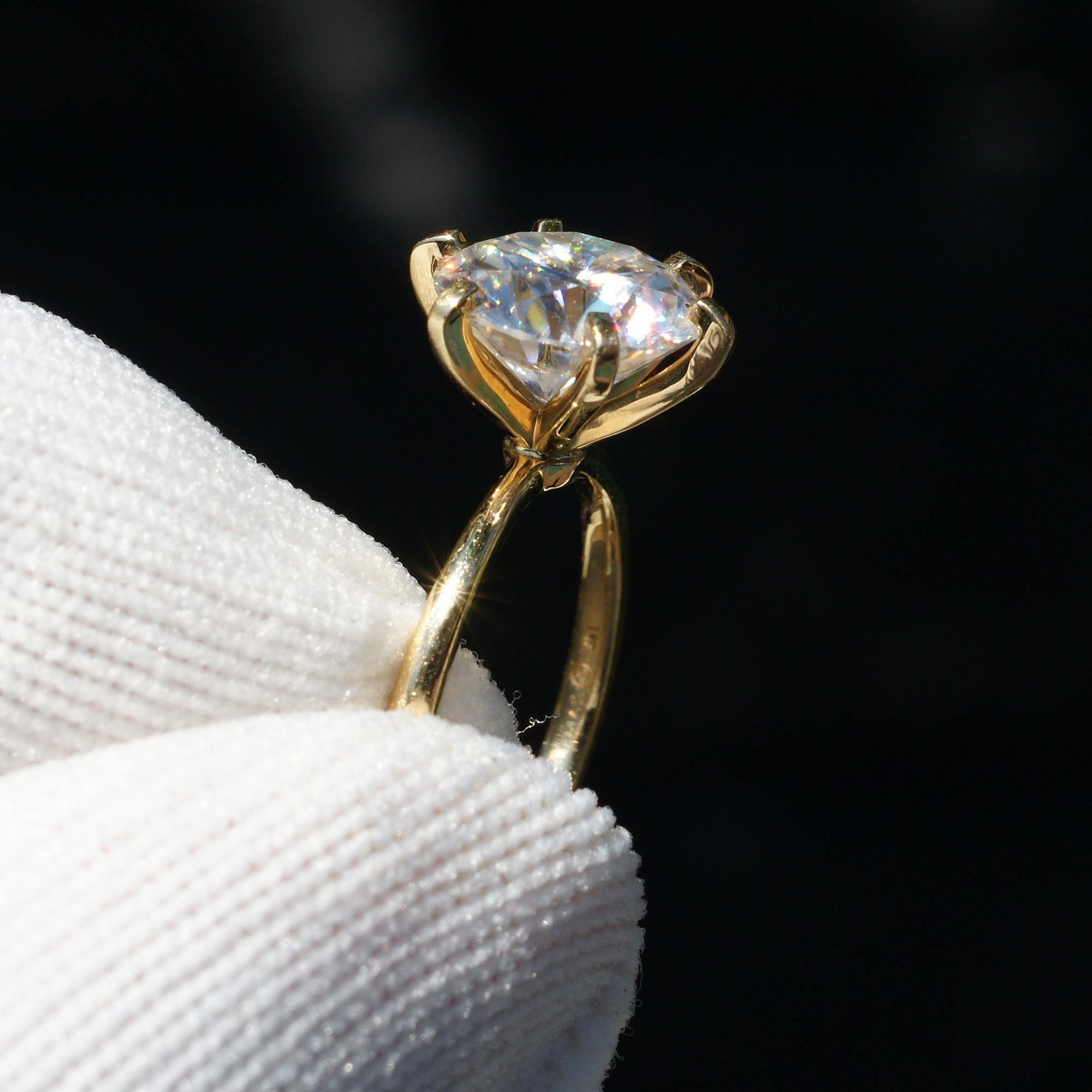 The Adeline Round Moissanite 9mm 18k yellow gold