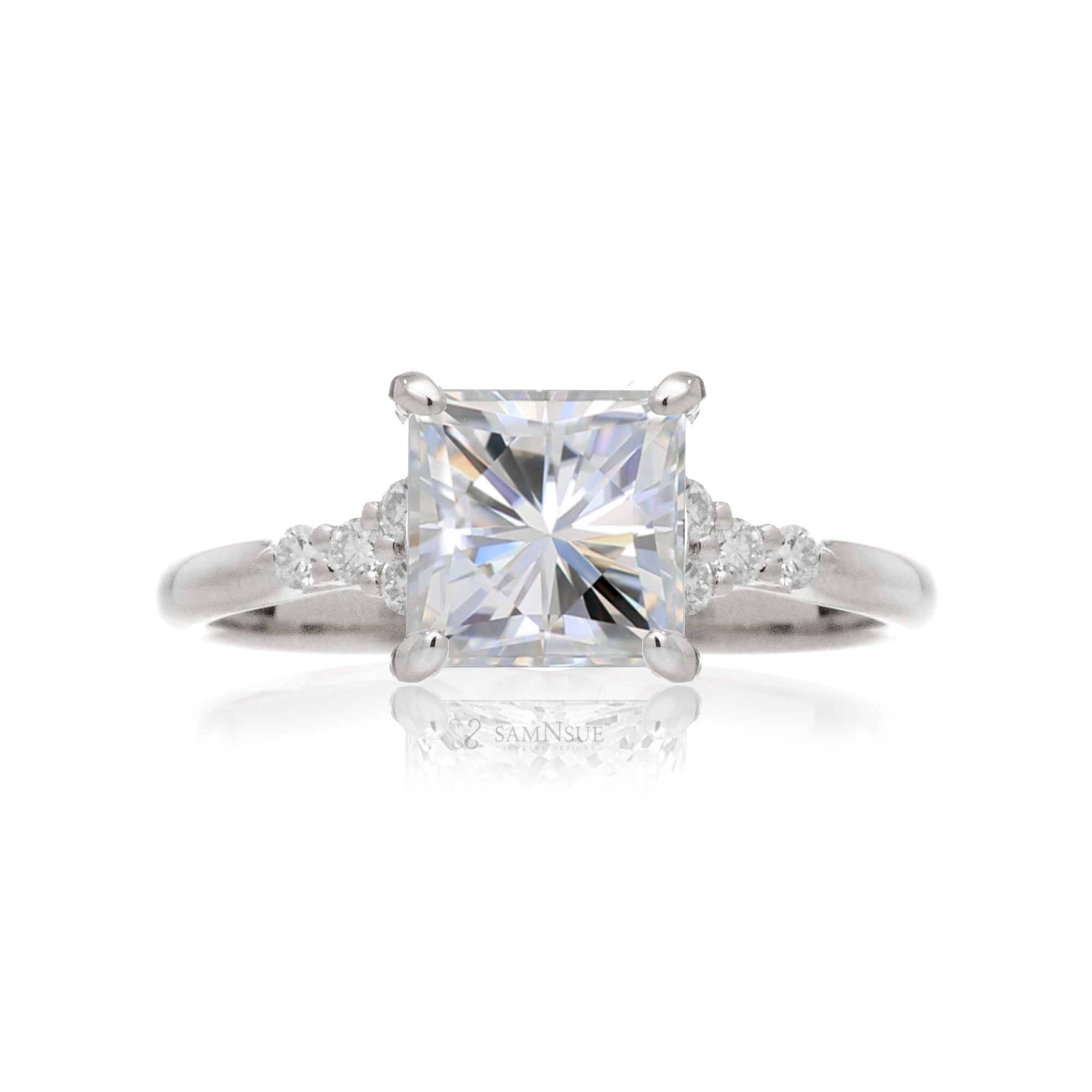 The Chloe Princess Cut Moissanite Ring (Lab Grown)