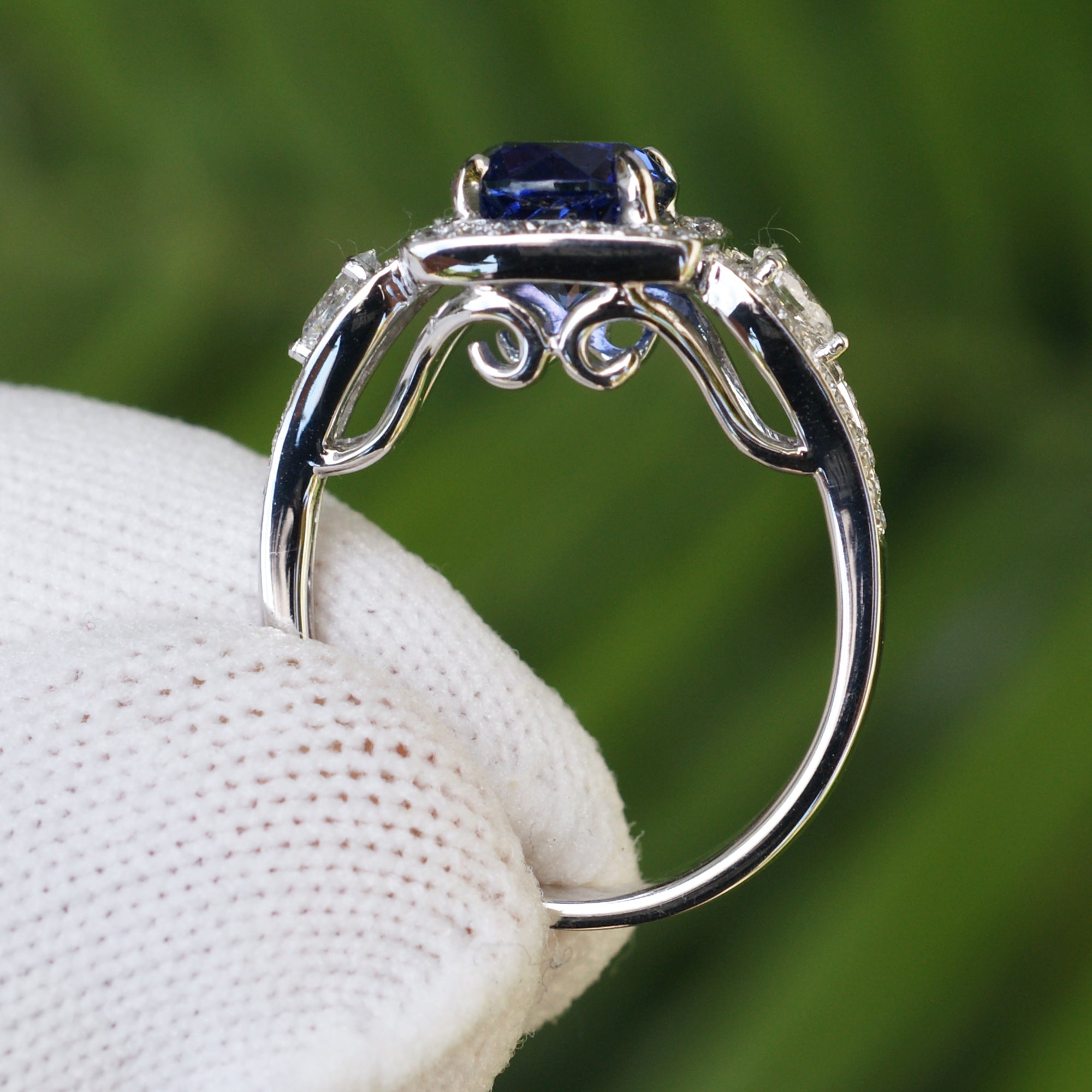 The Valerie Round Tanzanite Ring (7.5mm)