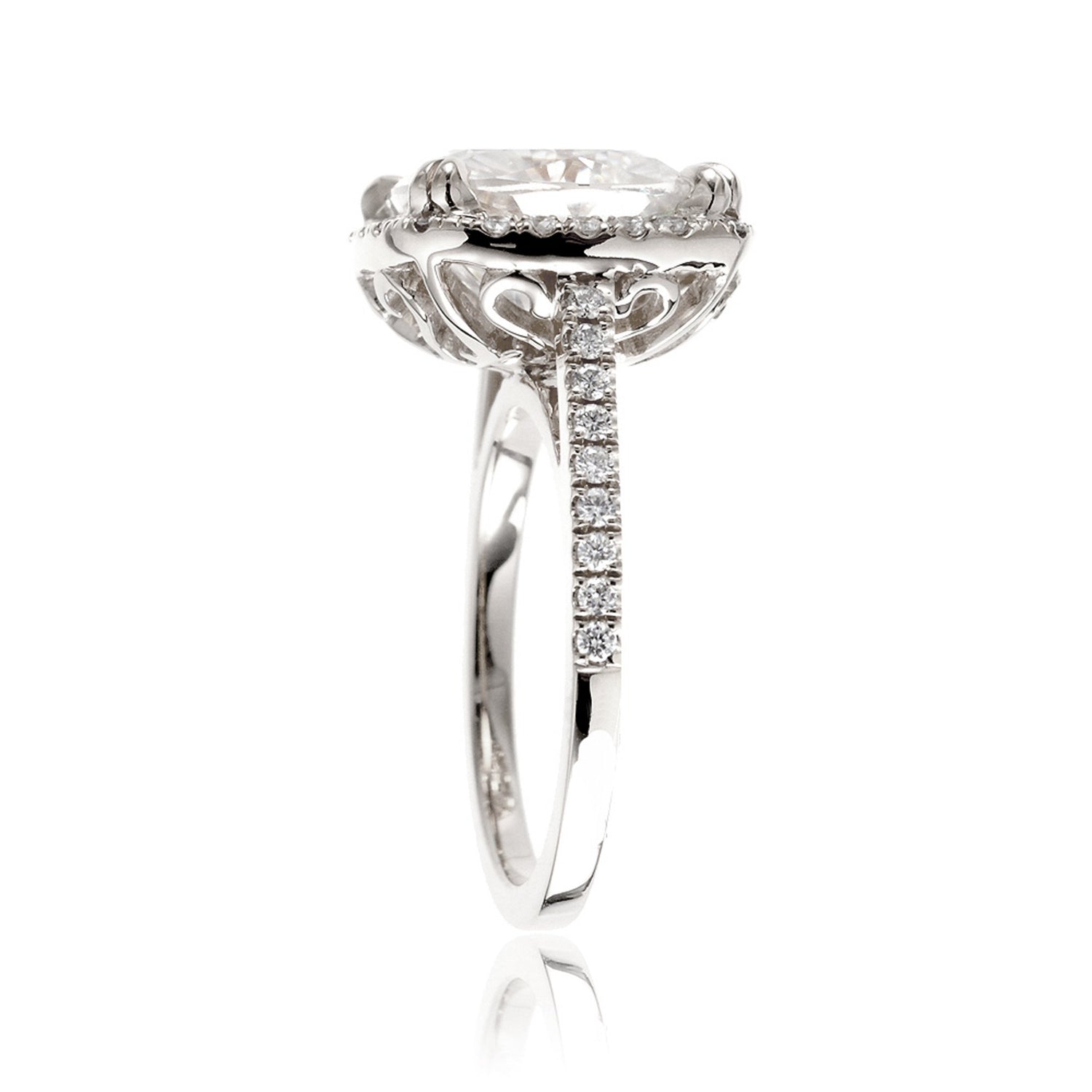 The Signature Curved Cushion Moissanite