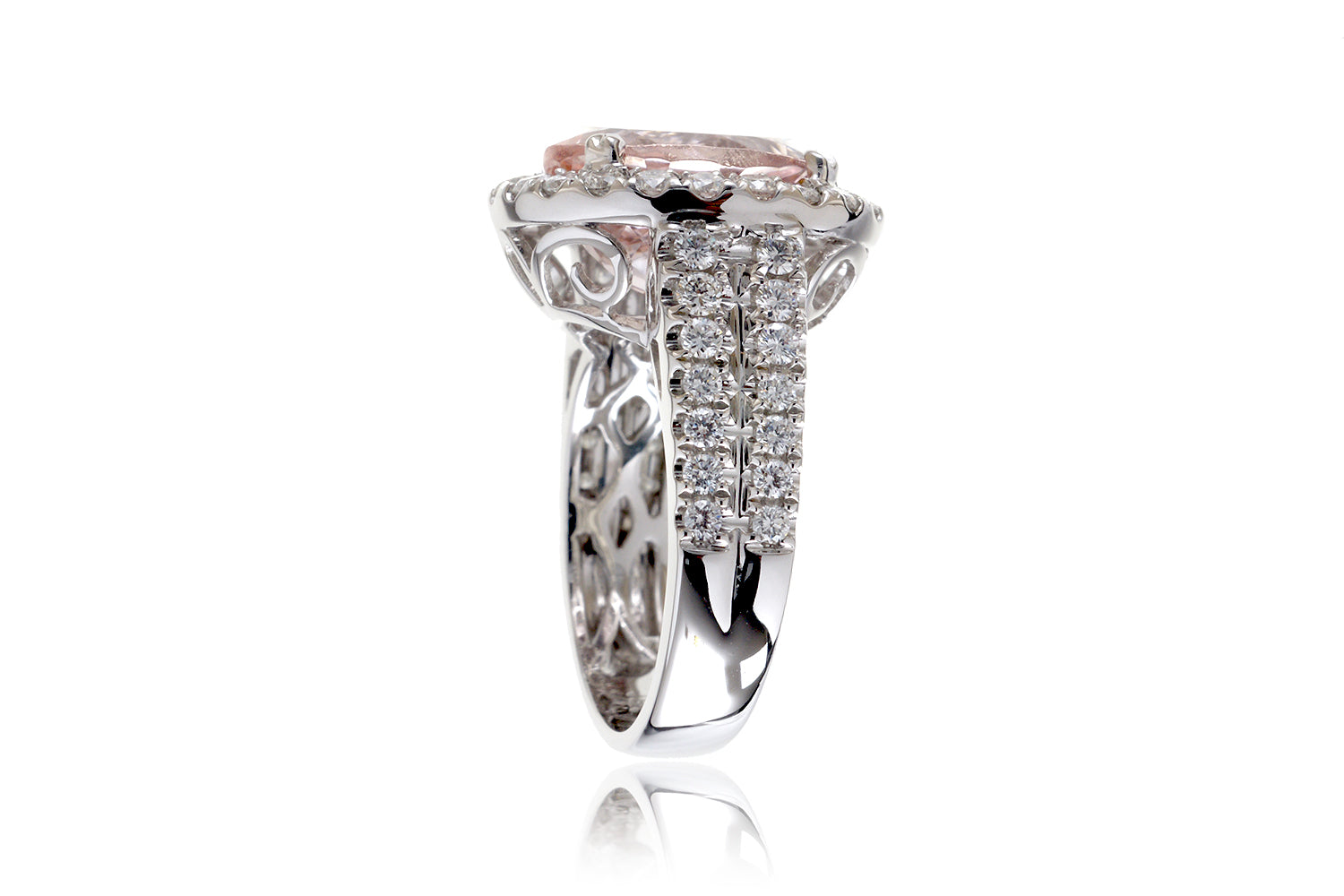 The Lydia Oval Morganite (12.5x10)