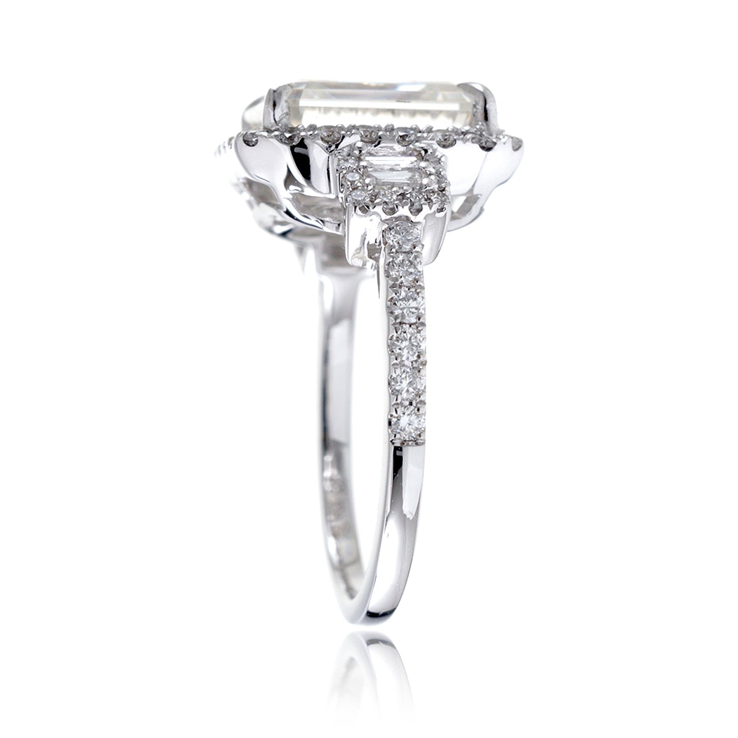 The Cali Radiant Moissanite