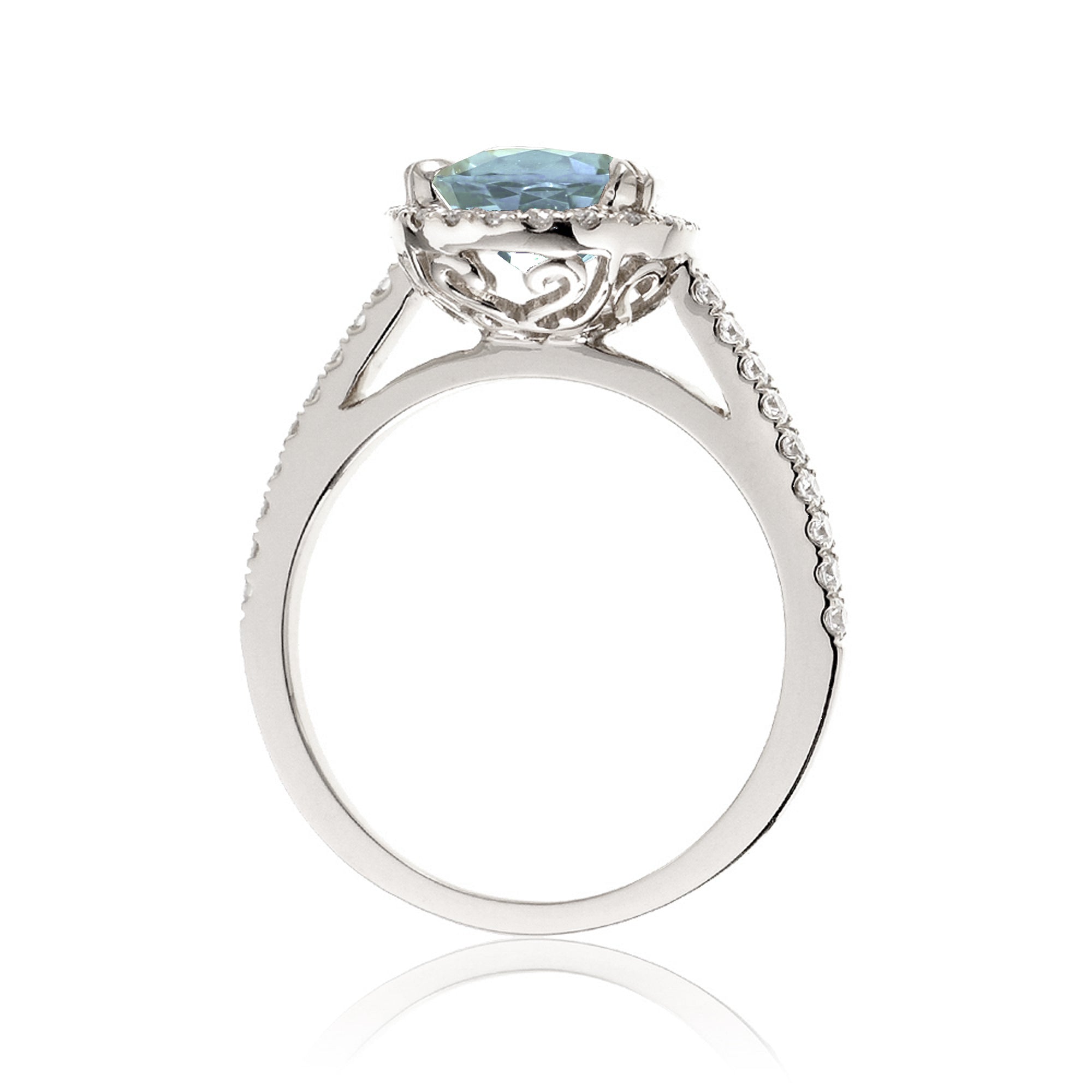 The Signature Oval Aquamarine