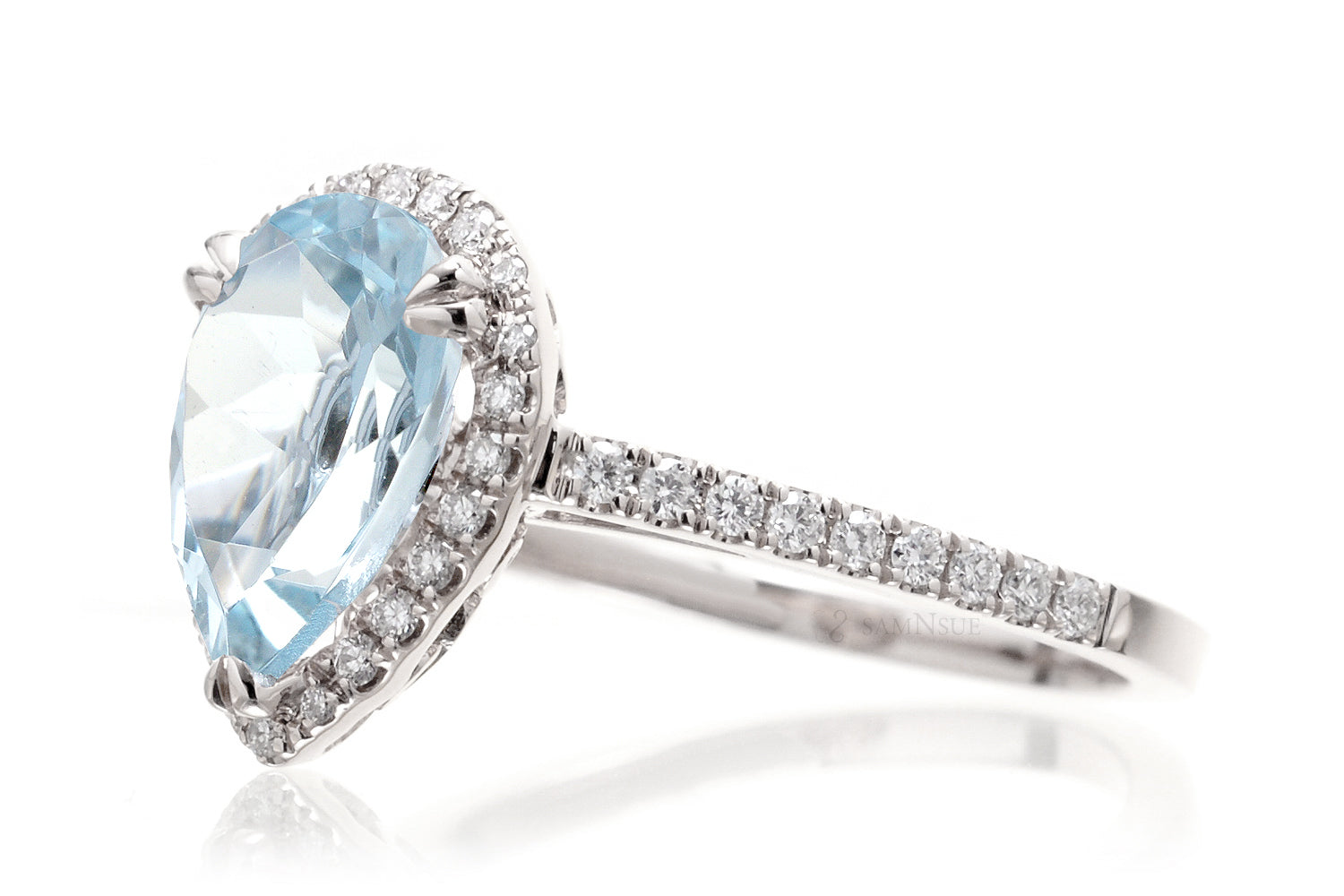 The Signature Pear Aquamarine