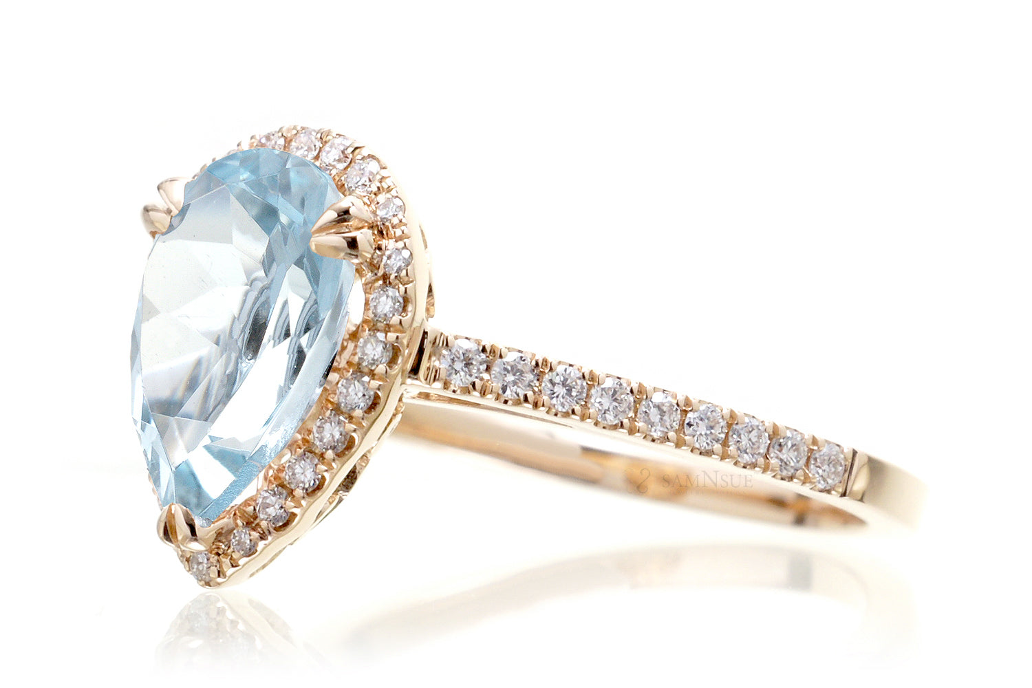 The Signature Pear Aquamarine