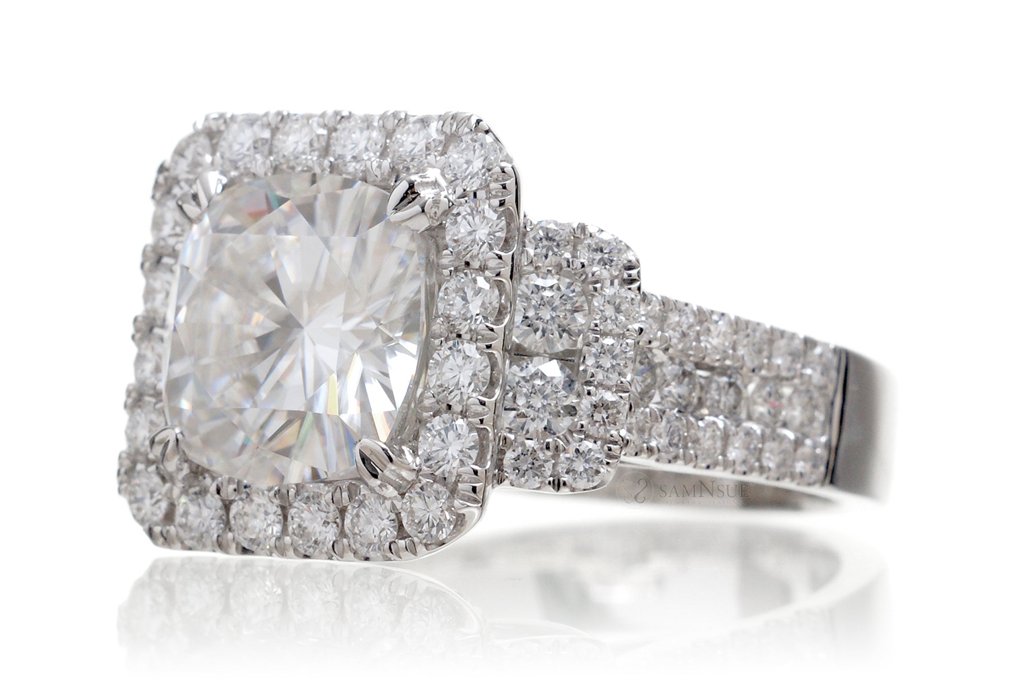 The Sydney Cushion Moissanite