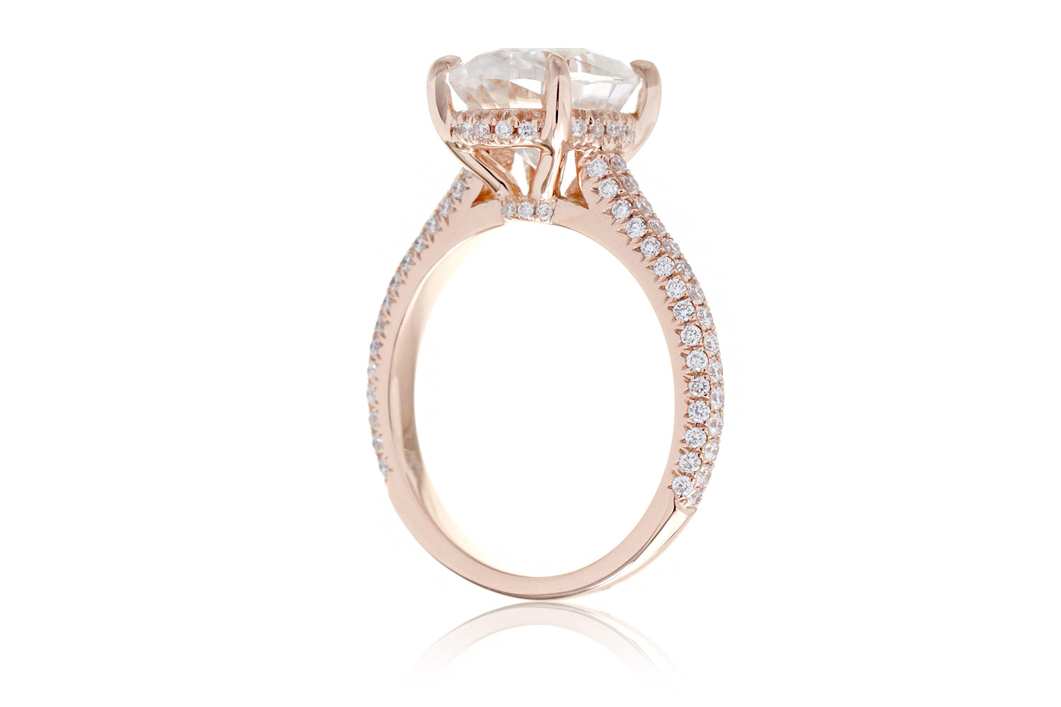 The Starlight Oval Moissanite