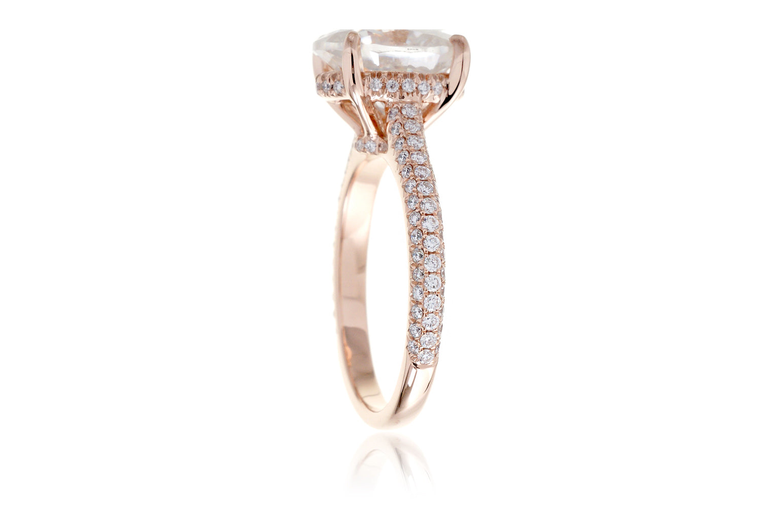 The Starlight Oval Moissanite