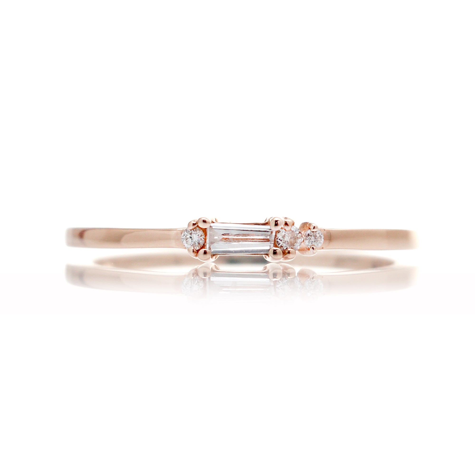 The Agnès Minimalist Diamond Band