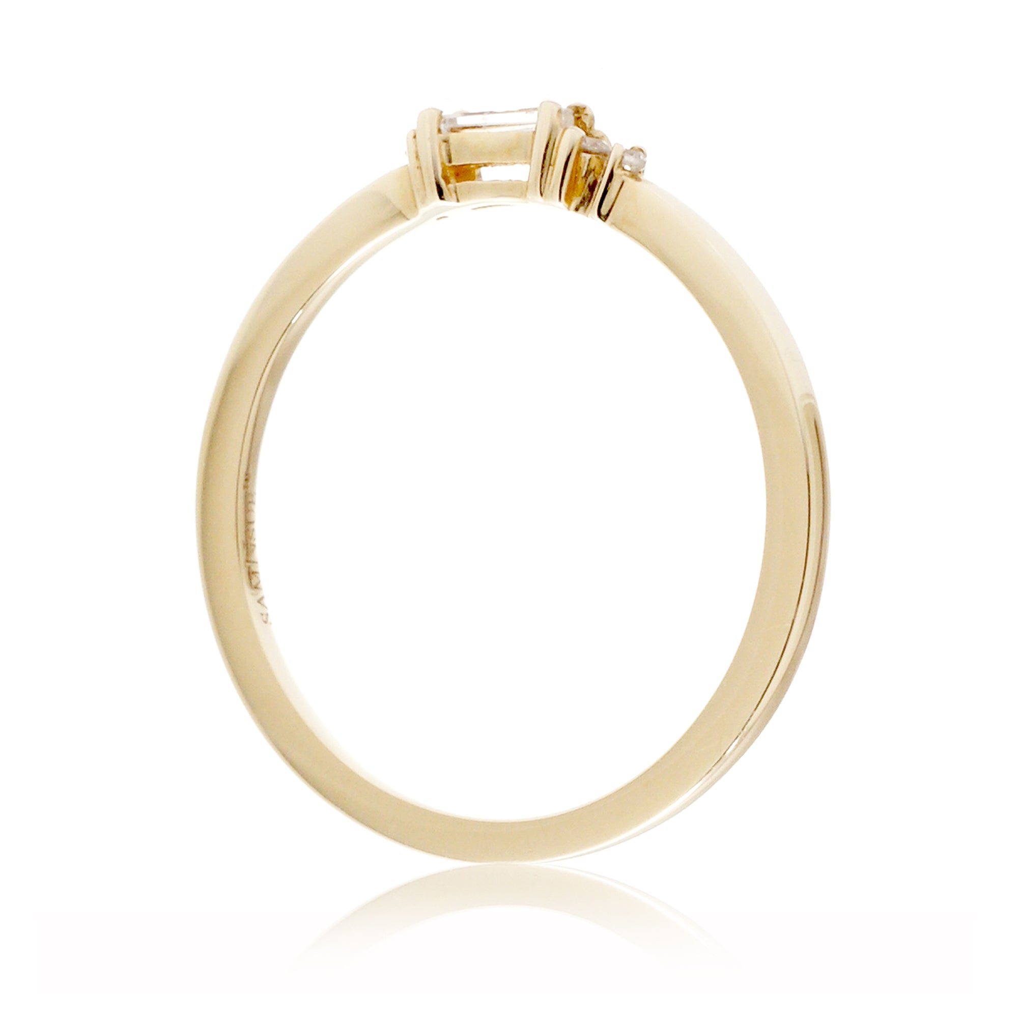 The Agnès Minimalist Diamond Band
