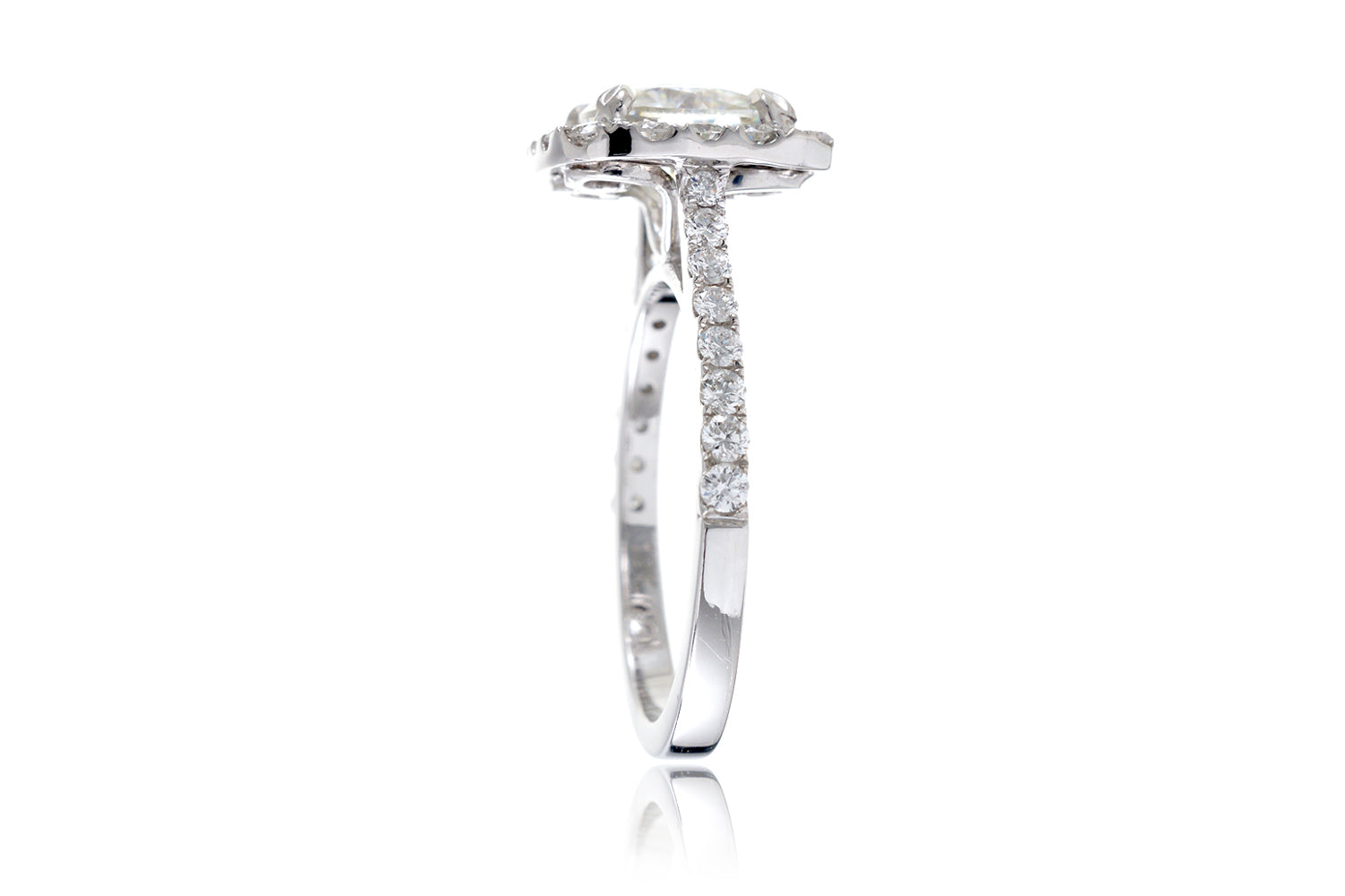 The Aurora Cushion Moissanite (7x7)