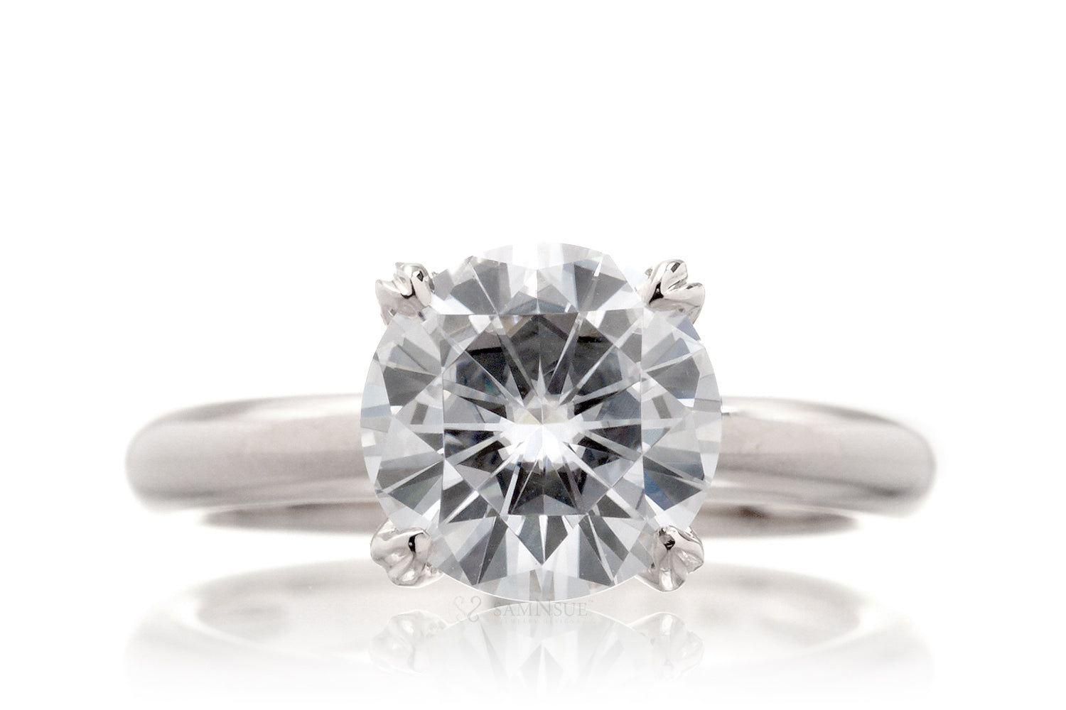 The Leila Round Moissanite