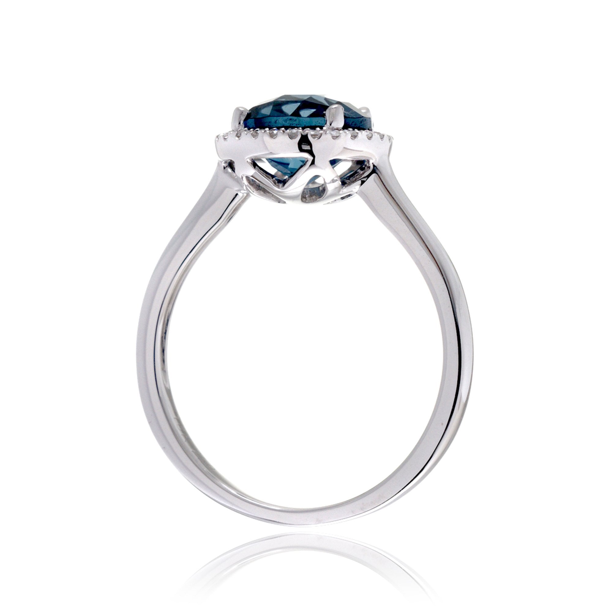 The Ophelia Round London Blue Topaz (7mm)