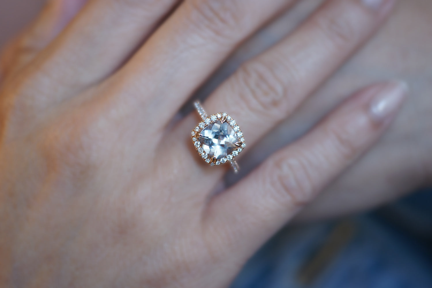 The Signature Cushion White Topaz (8x8mm)