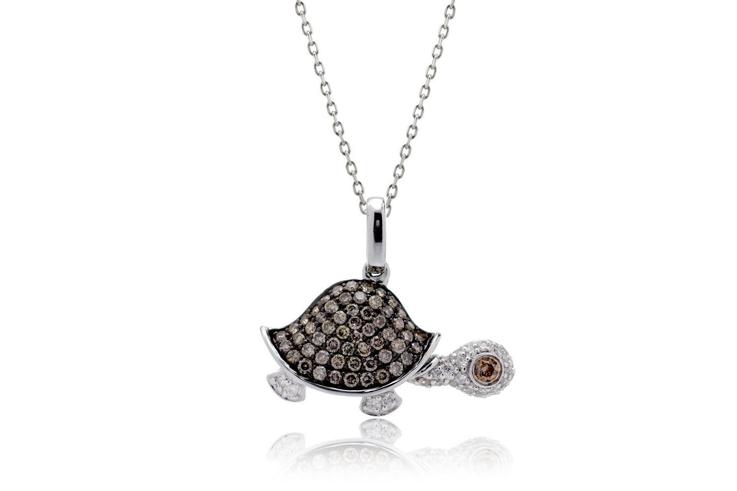 Turtle necklace with champagne diamond