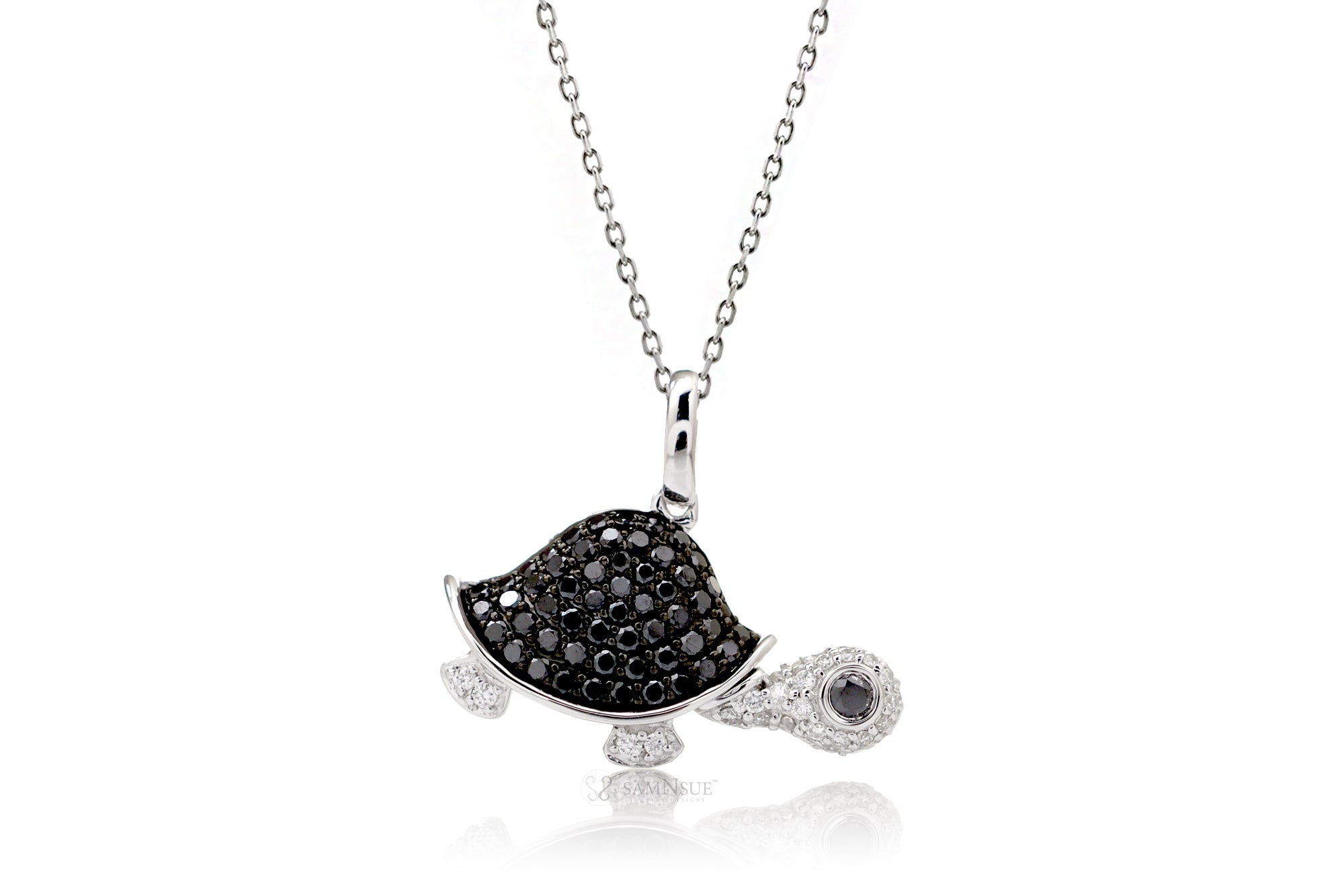 Turtle necklace with black diamond in white gold