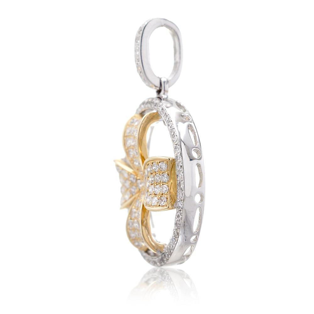 The Clover In Circle Diamond Pendant