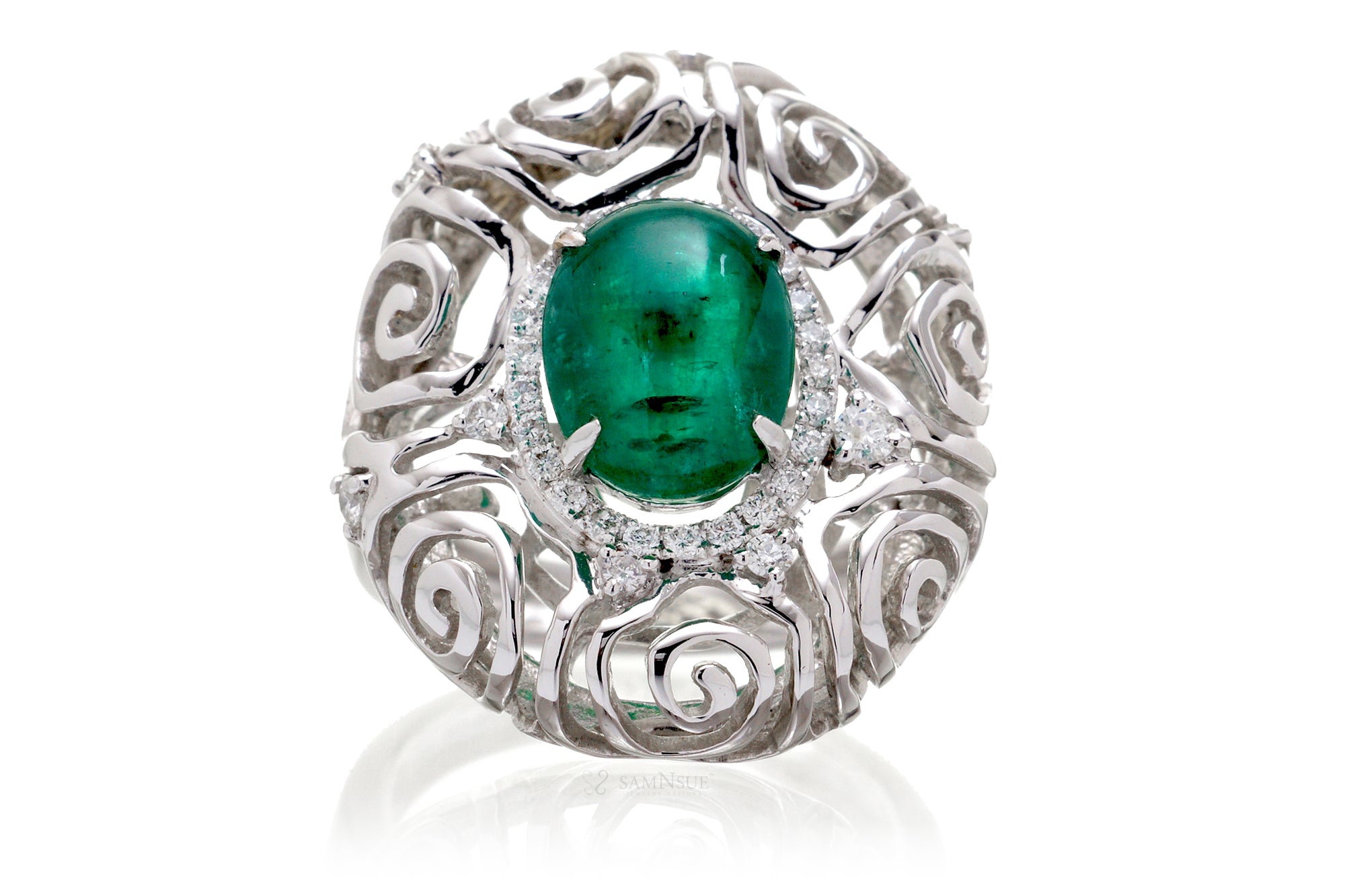 The Emilia Oval Cabochon Emerald (3.76ct. tw.)
