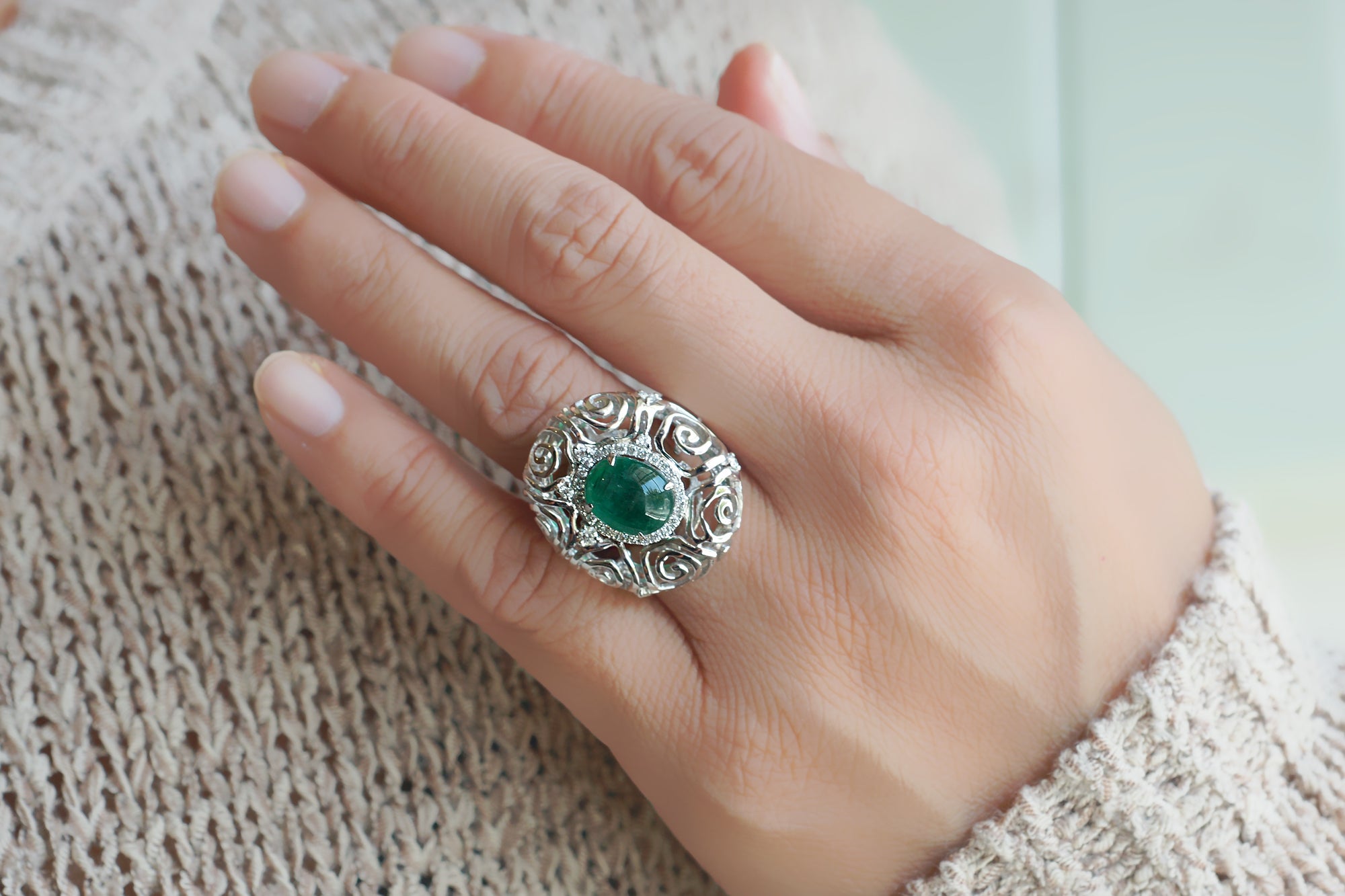 The Emilia Oval Cabochon Emerald (3.76ct. tw.)