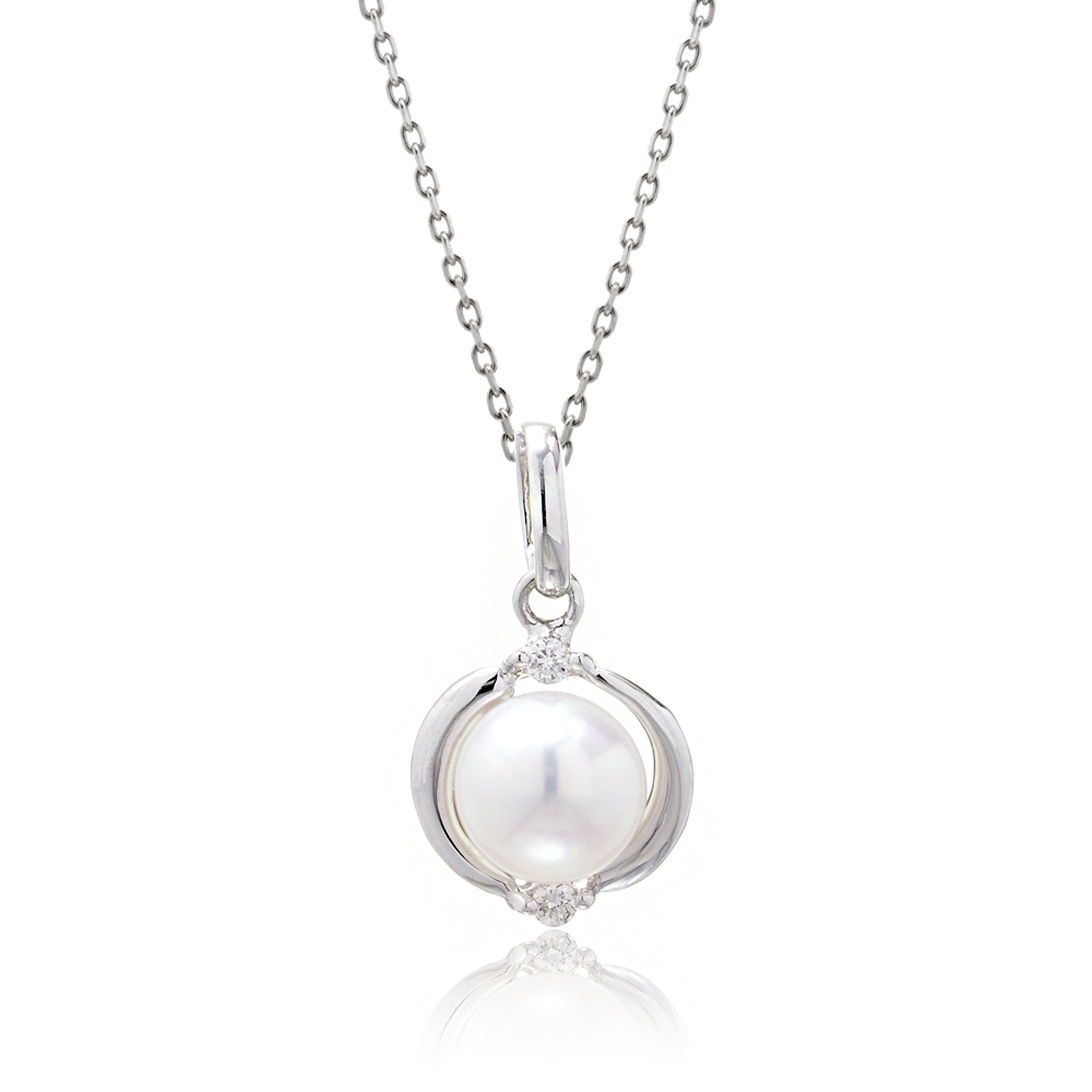 The Embraced Akoya Pearl Pendant