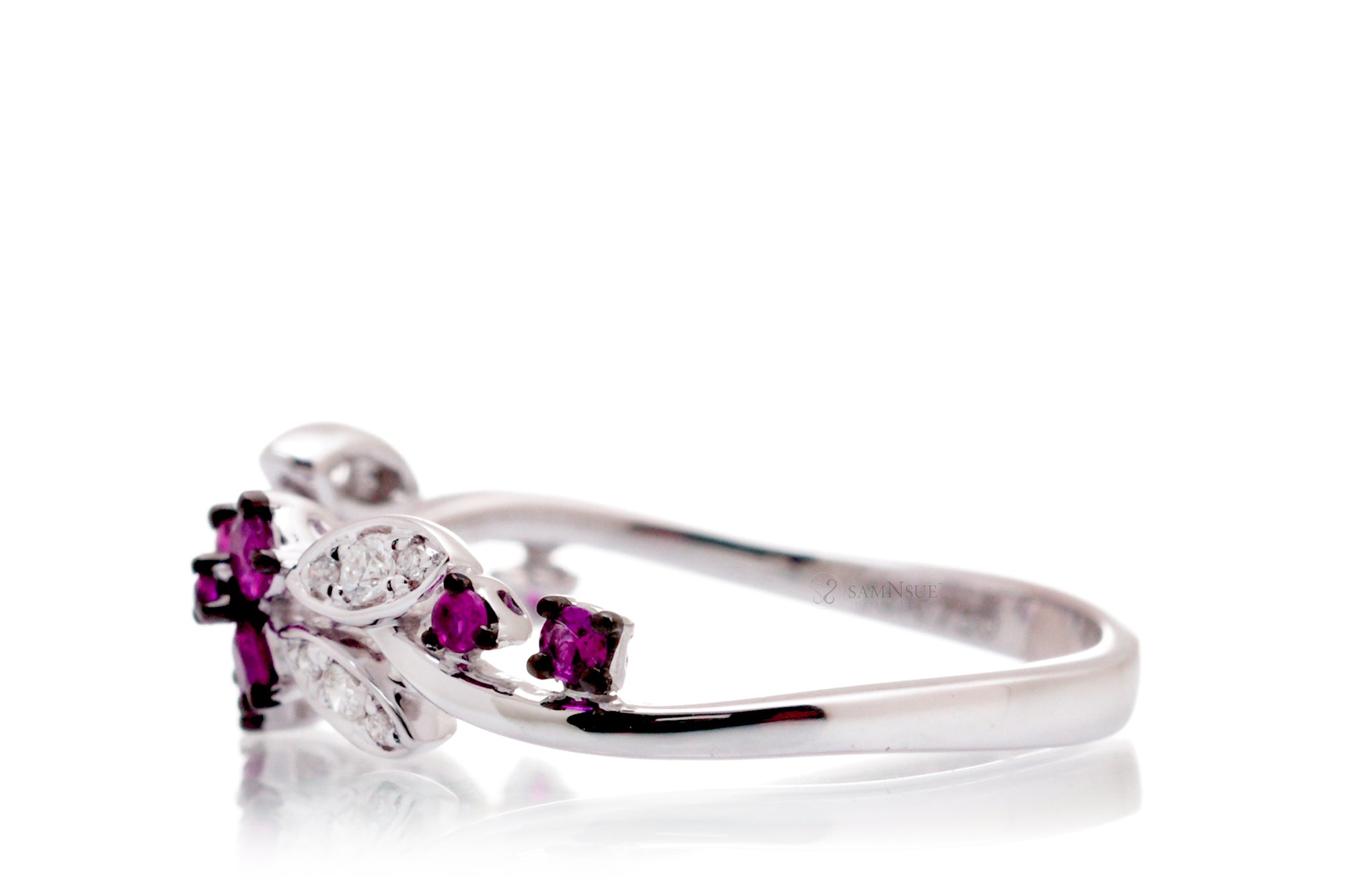 The Evy Pink Sapphire Ring