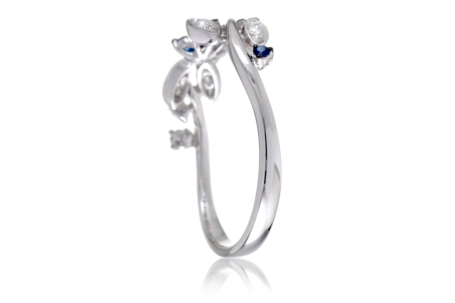 The Evy Sapphire Ring