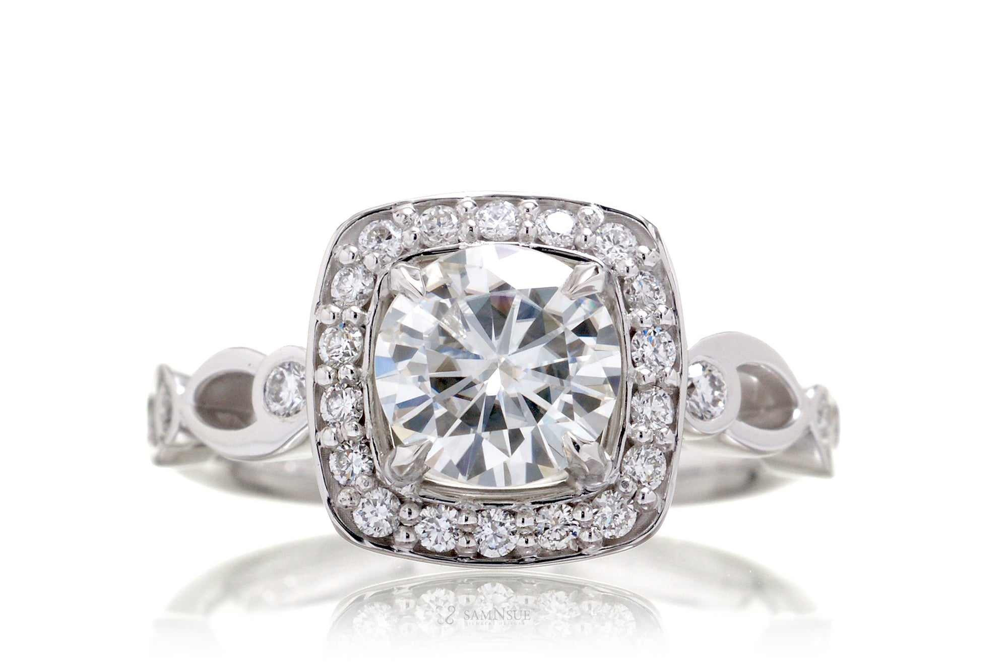 The Nova Round Moissanite Ring (7mm FB)