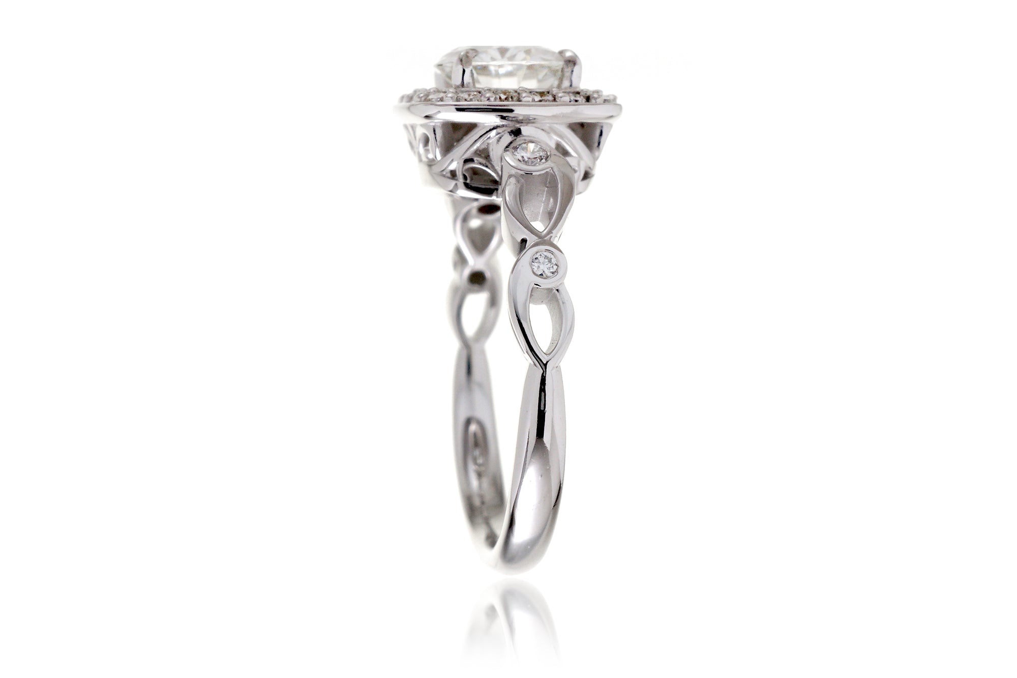 The Nova Round Moissanite Ring (7mm FB)