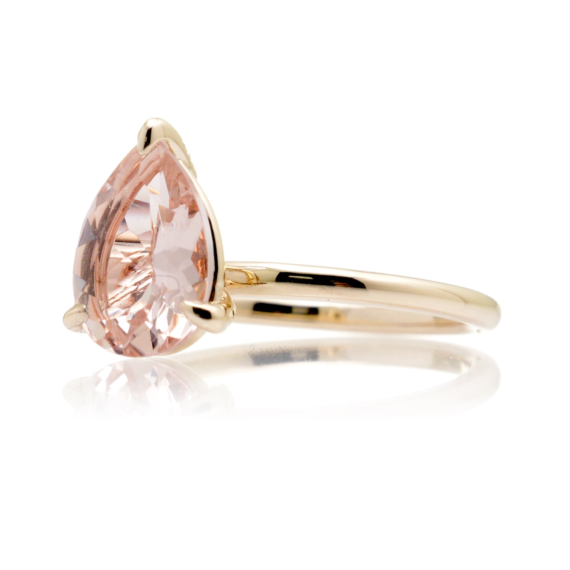 The Ava Pear Morganite