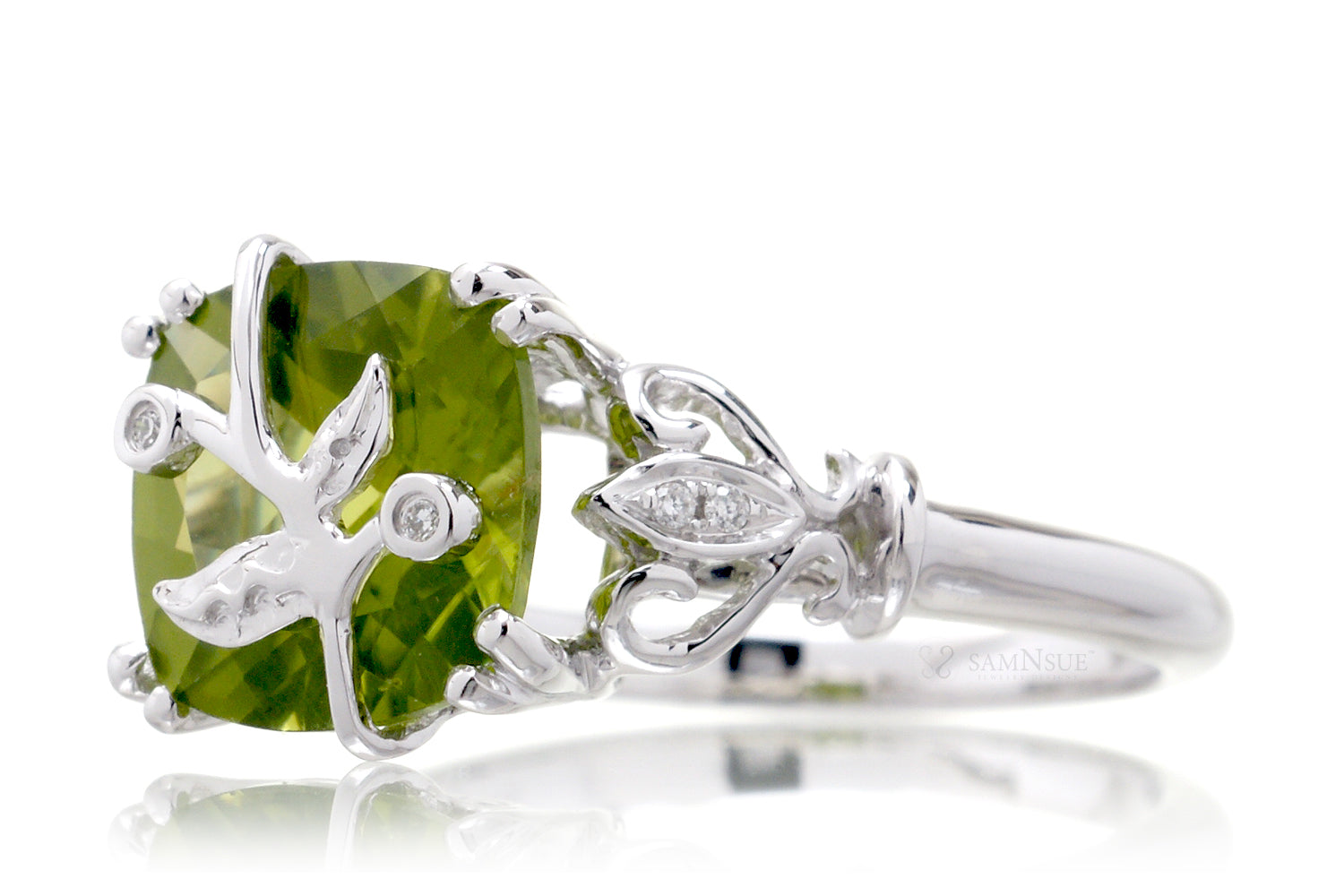 The Leaf And Vine Cushion Peridot