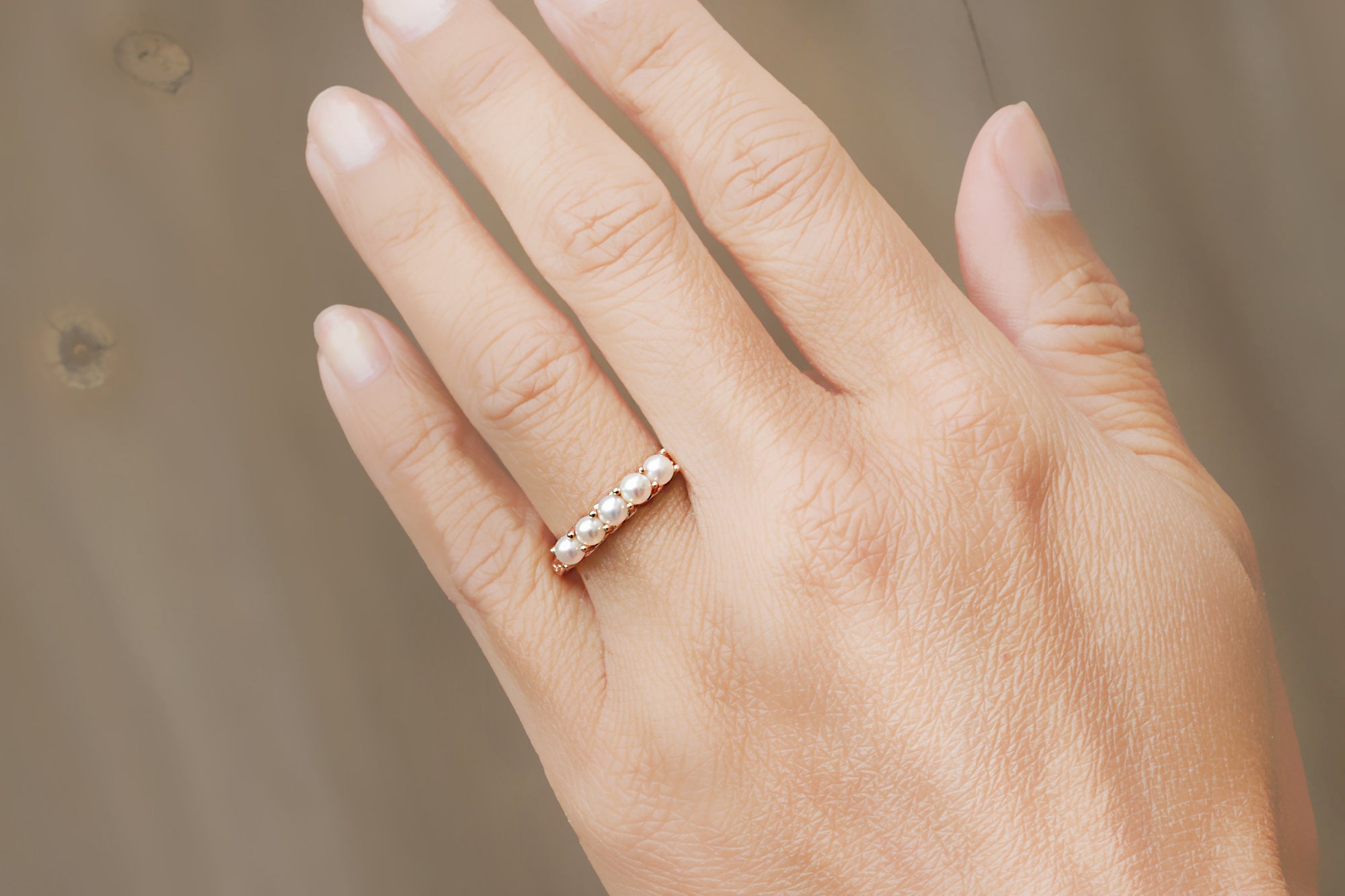 Five Pearl Scroll Band
