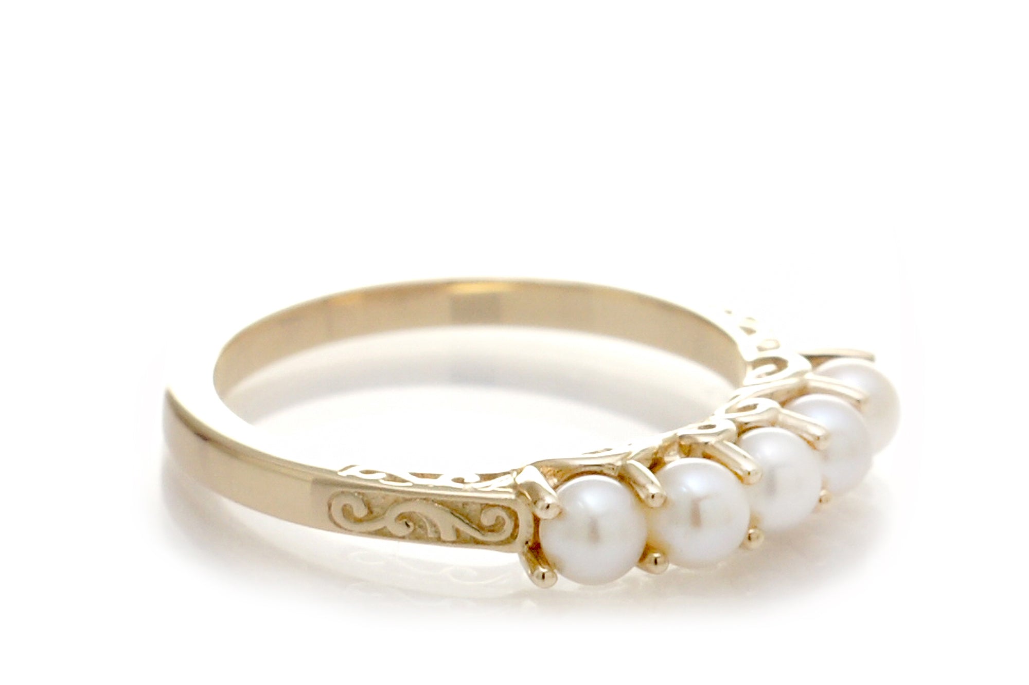 Five Pearl Scroll Band