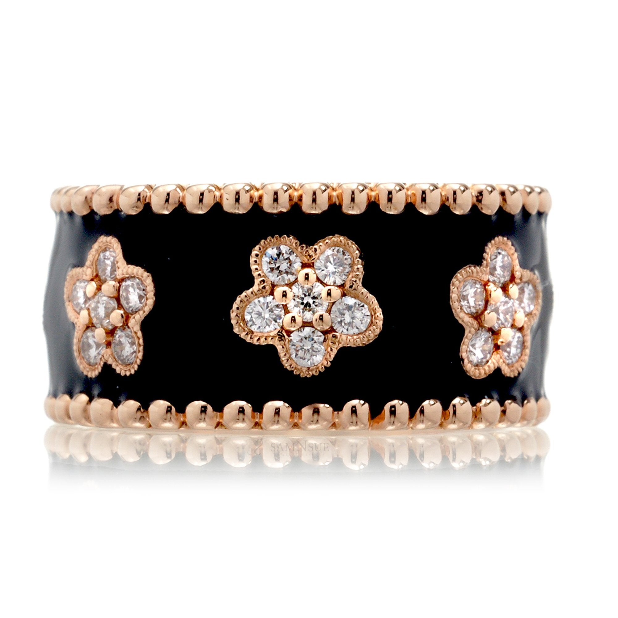 Clover diamond and with black enamel in rose gold