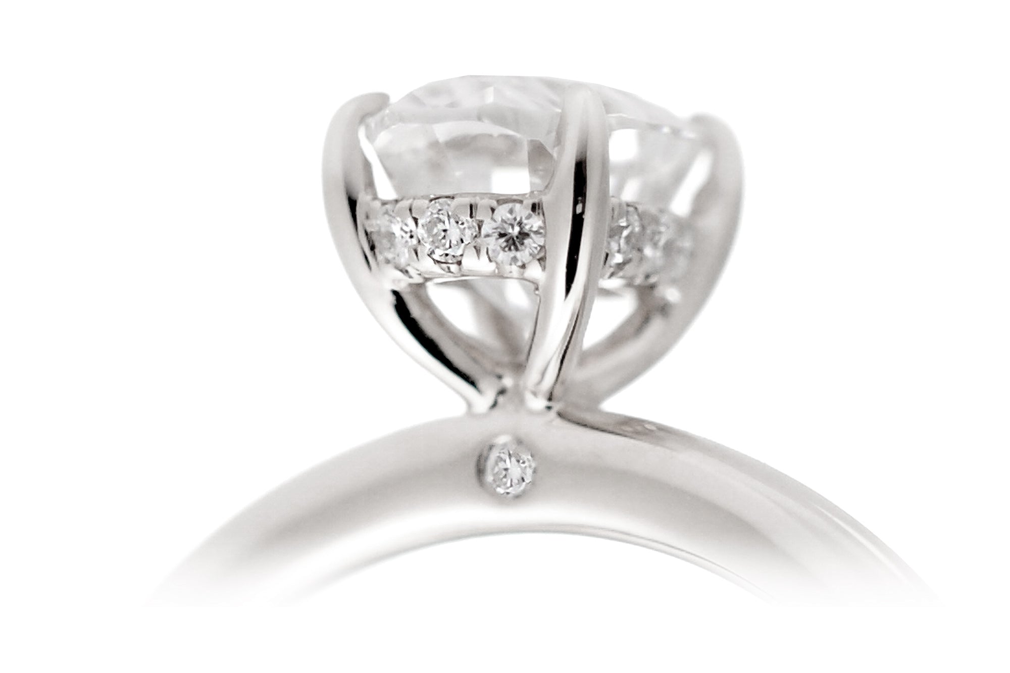 The Lucy Oval Diamond Ring (Lab-Grown)