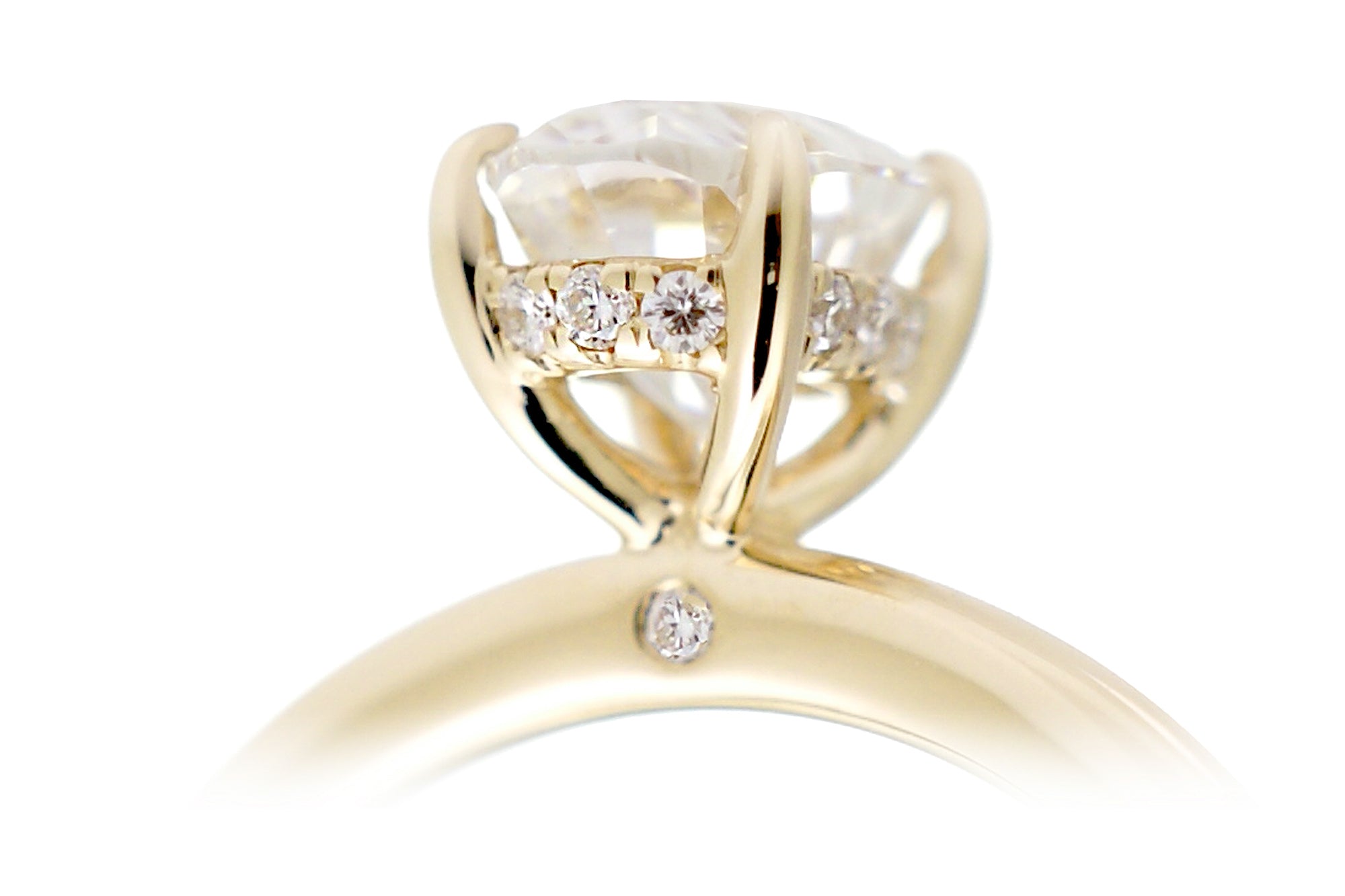 The Lucy Oval Diamond Ring (Lab-Grown)