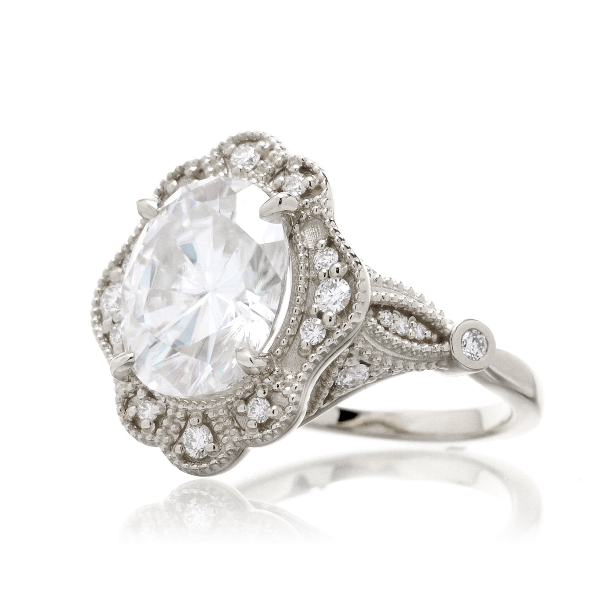 The Victoria Oval Cut Moissanite Ring