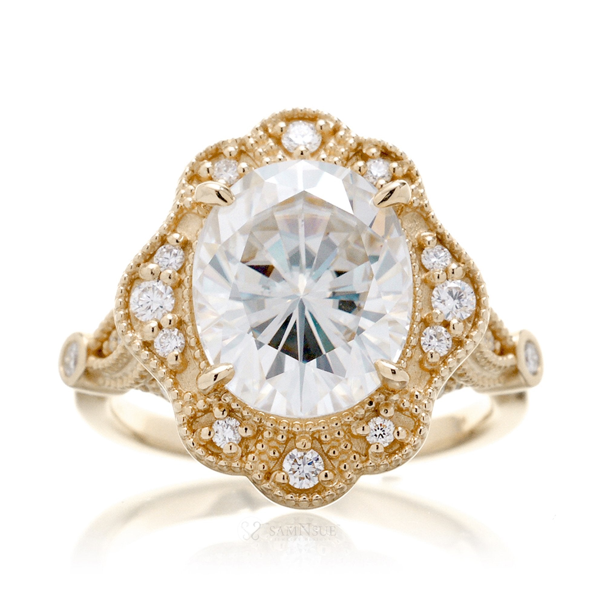 The Victoria Oval Cut Moissanite Ring