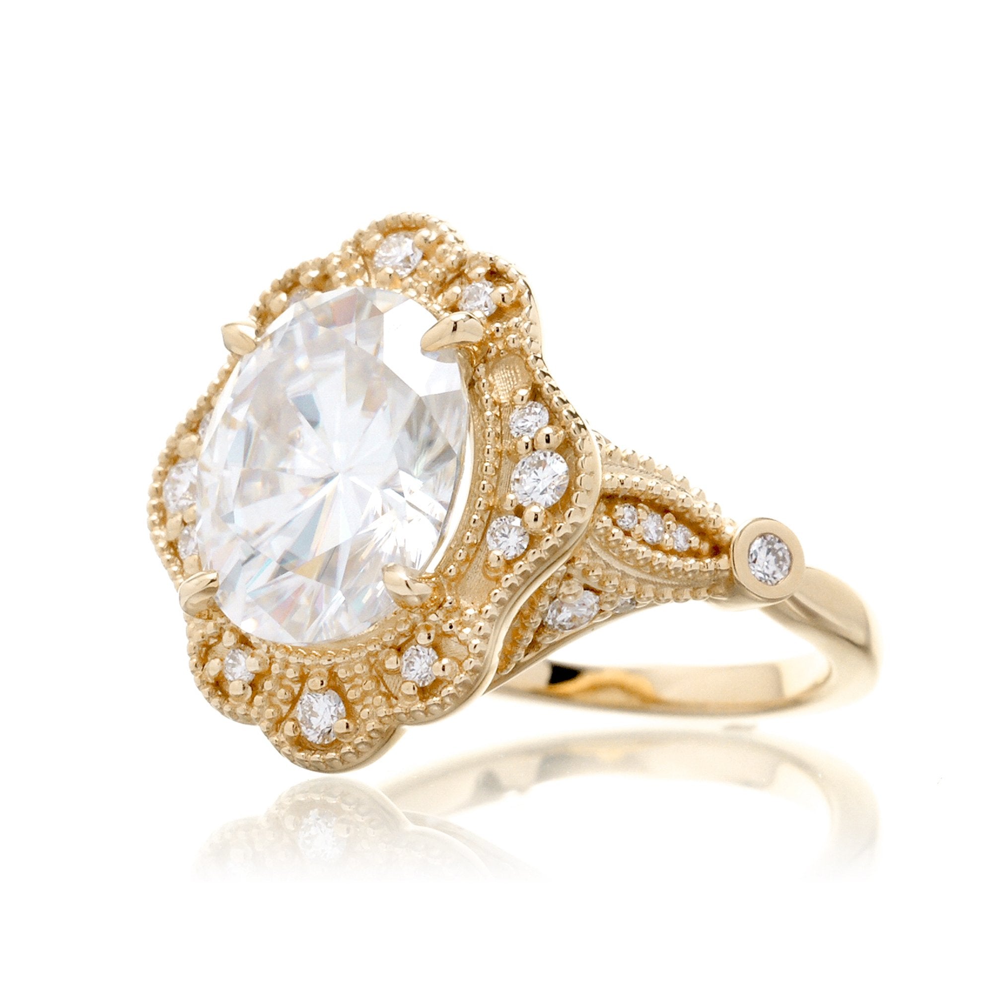The Victoria Oval Cut Moissanite Ring