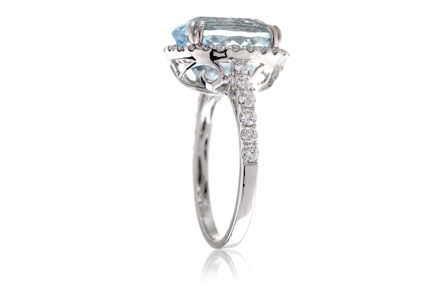 The Charlotte Oval Aquamarine (12.5x9.3)