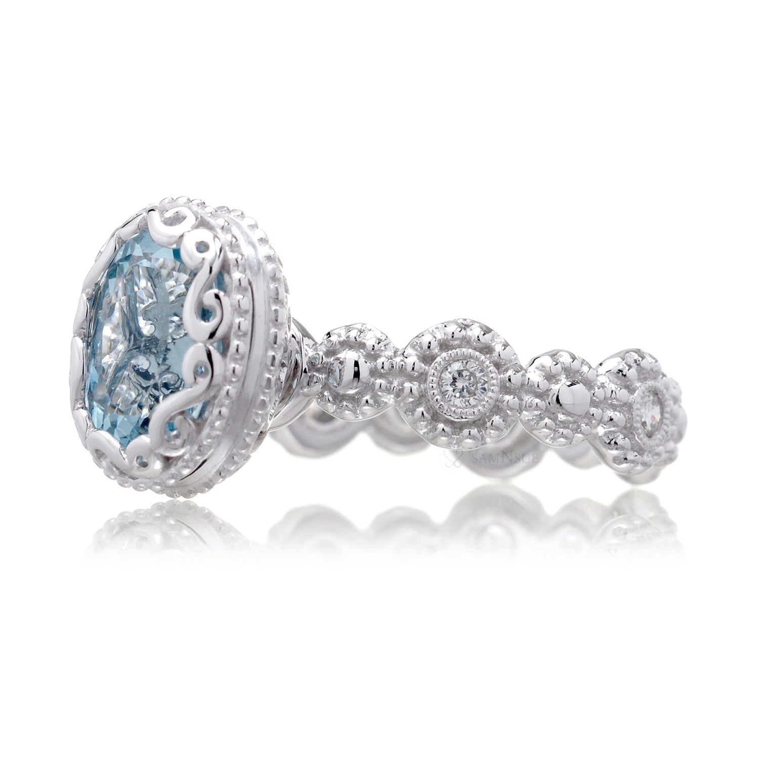 The Nilda Oval Aquamarine