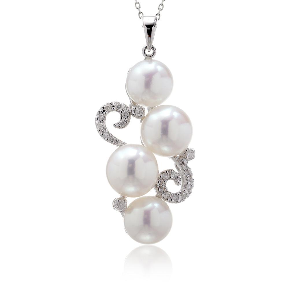The Four Cluster Pearl Pendant
