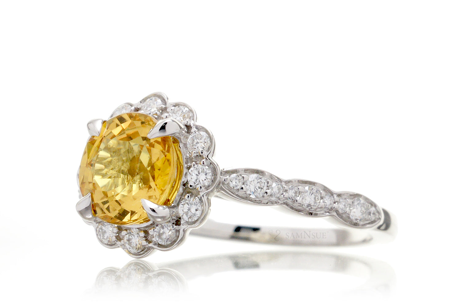 The Scallop Round Yellow Sapphire (7mm)